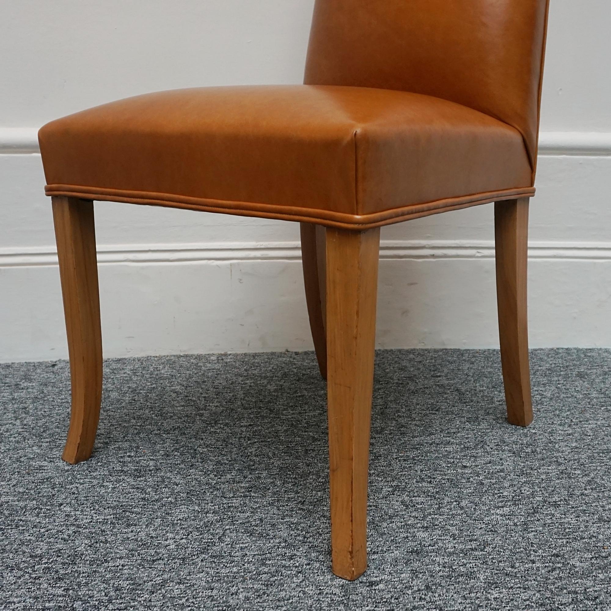 A Set of Six Art Deco Dining Chairs and Two Carver Armchairs by Hille of London In Good Condition In Forest Row, East Sussex