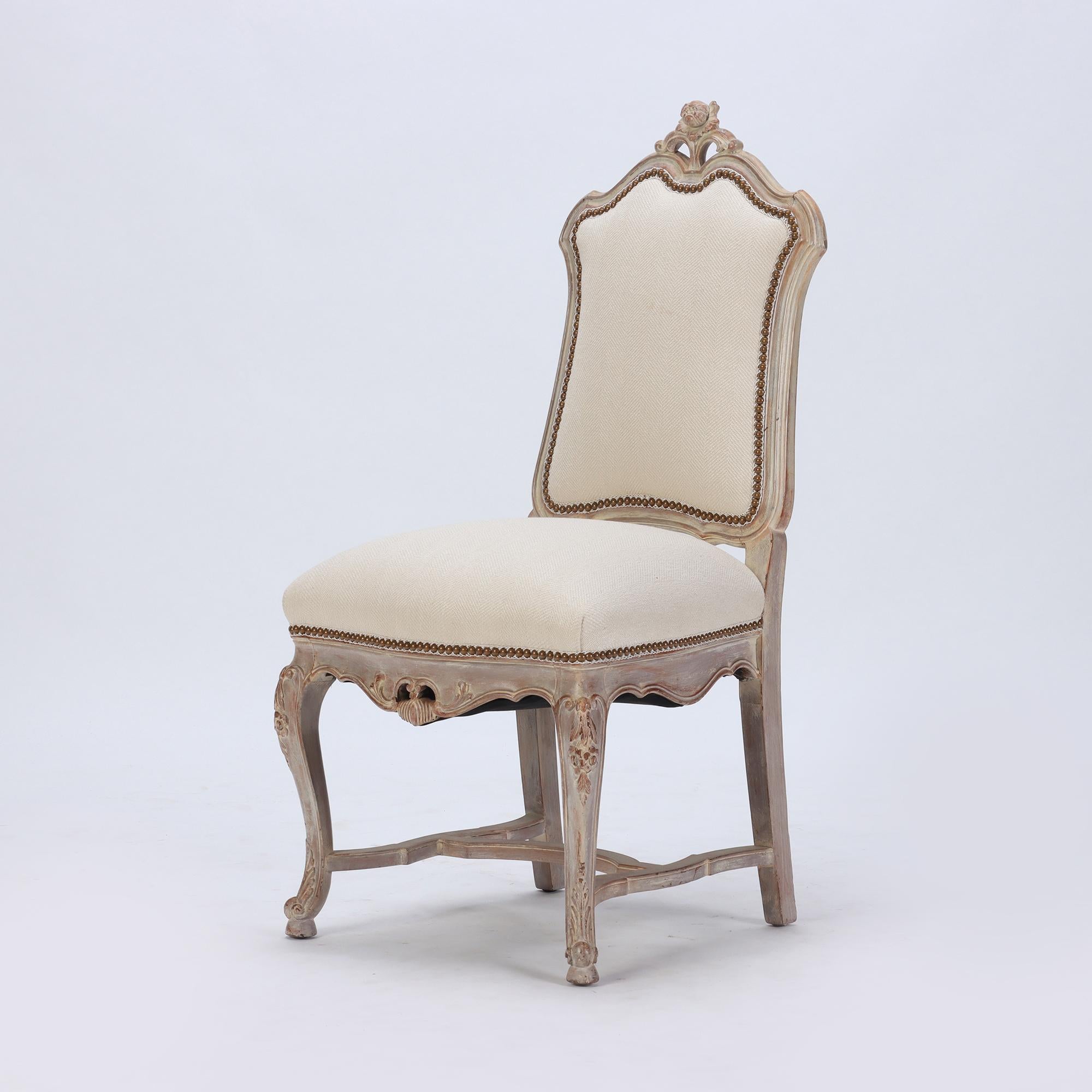 Set of Six Carved and Painted Regency Style Upholstered Dining Chairs, C 1920 In Good Condition In Philadelphia, PA