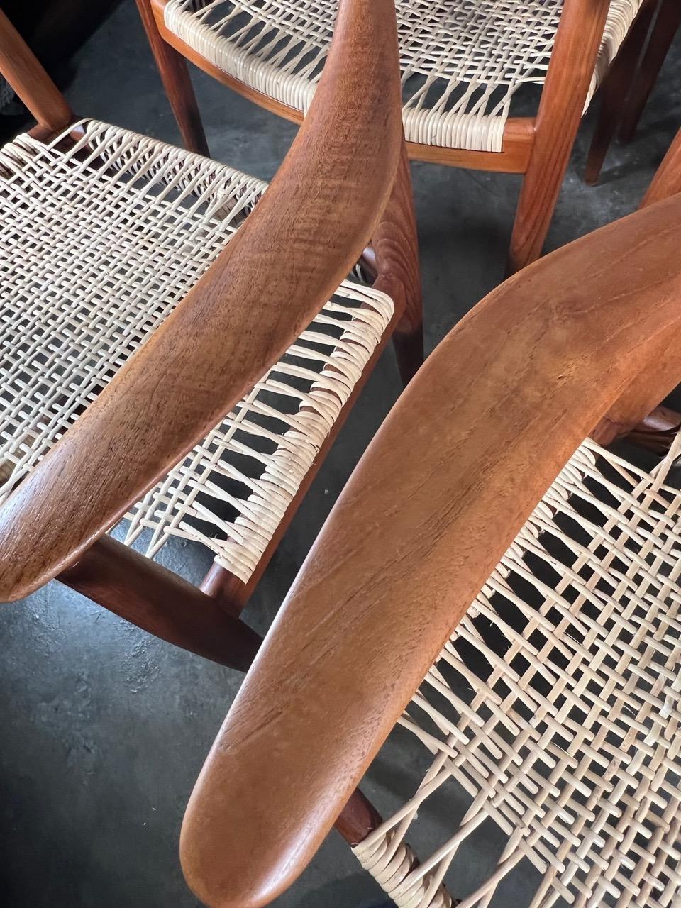 Set of Six Classic Chairs by Hans Wegner Johannes Hansen, Denmark For Sale 7