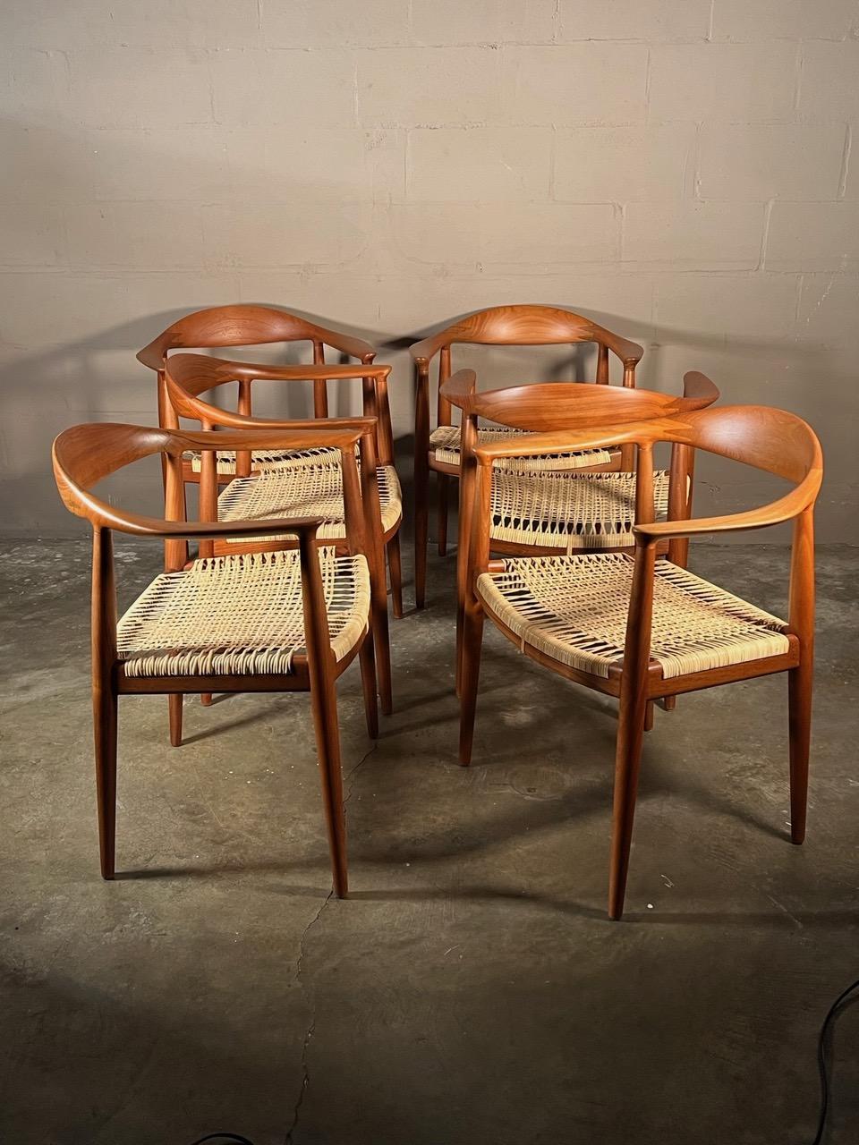 Mid-Century Modern Set of Six Classic Chairs by Hans Wegner Johannes Hansen, Denmark For Sale
