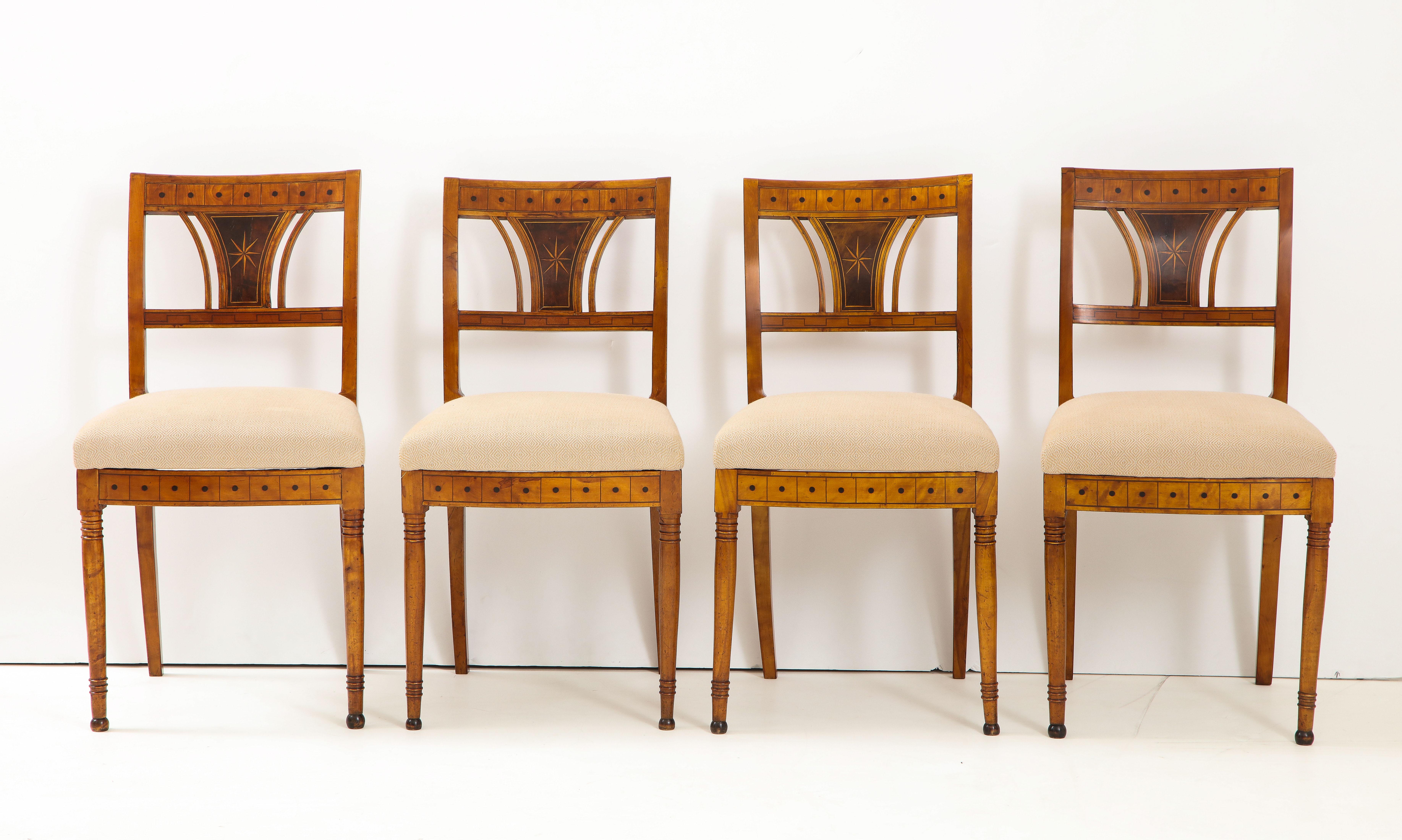 Set of Eight Danish Empire Inlaid Birchwood Sidechairs, circa 1810-1820 In Good Condition In New York, NY