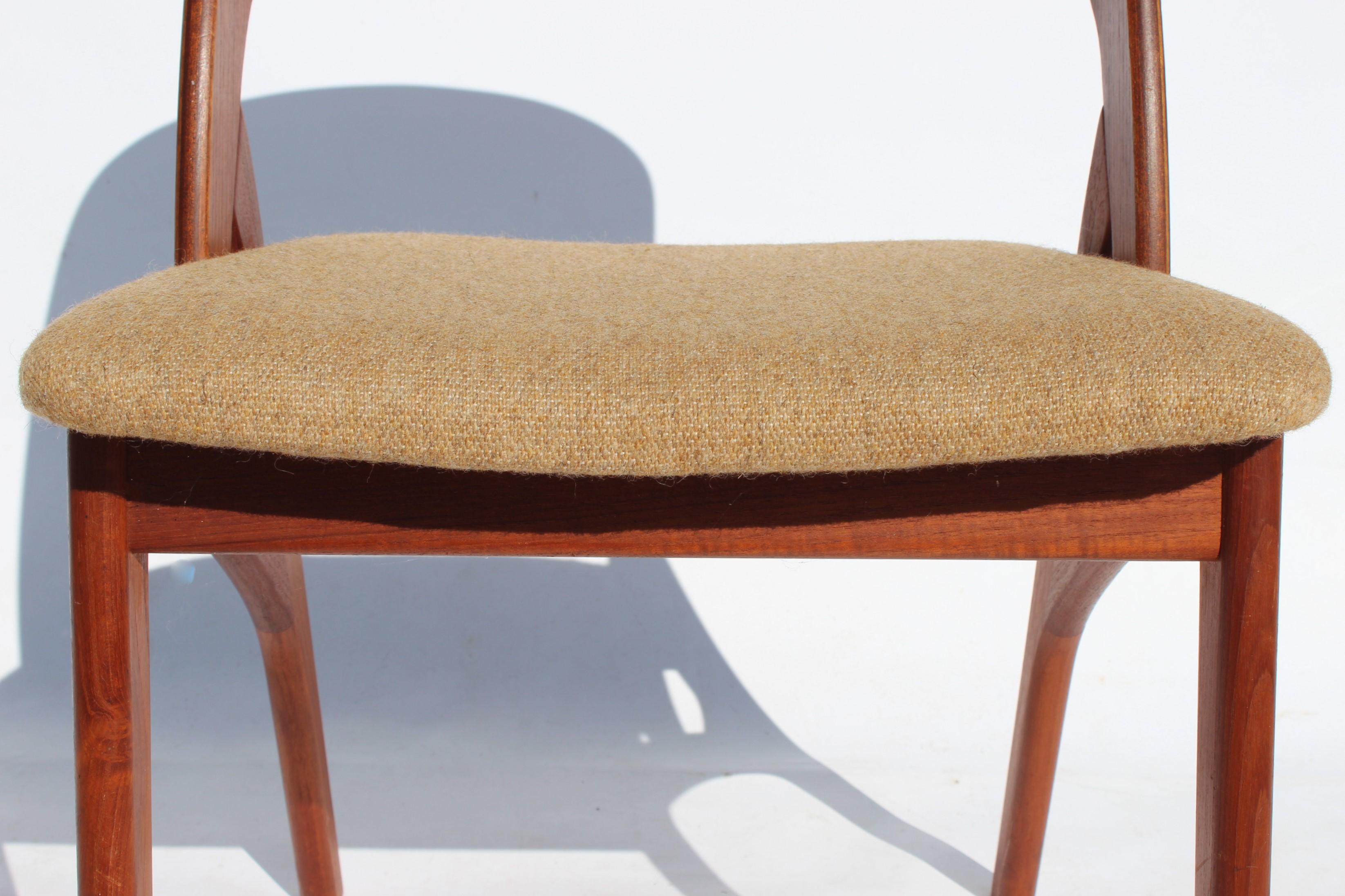 Scandinavian Modern Set of Six Dining Room Chairs in Teak and Light Fabric of Danish Design, 1960s