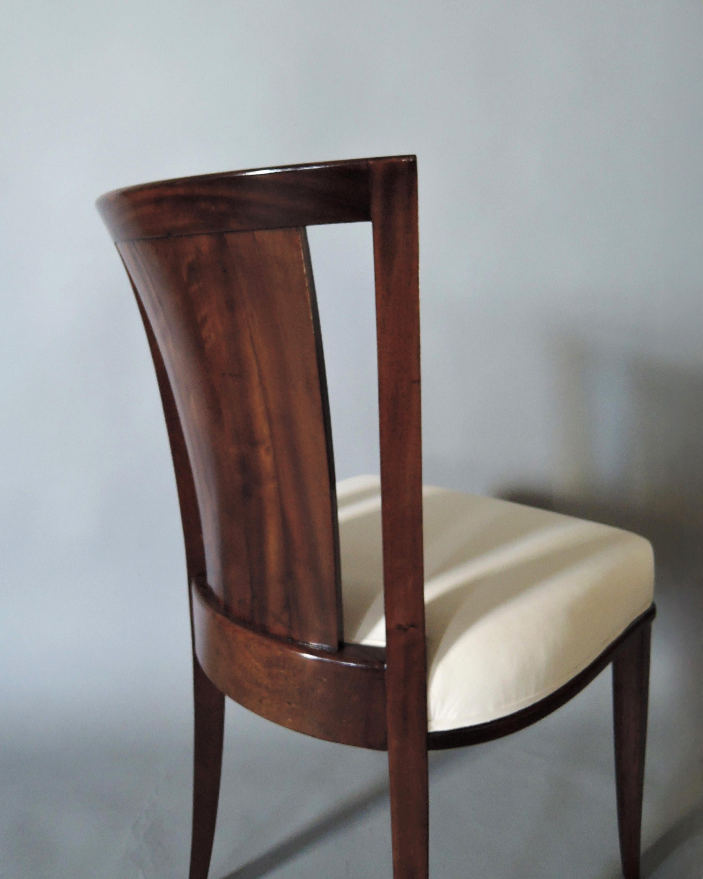 Sechs französische Art-déco-Esszimmerstühle aus Mahagoni von Gaston Poisson im Angebot 10