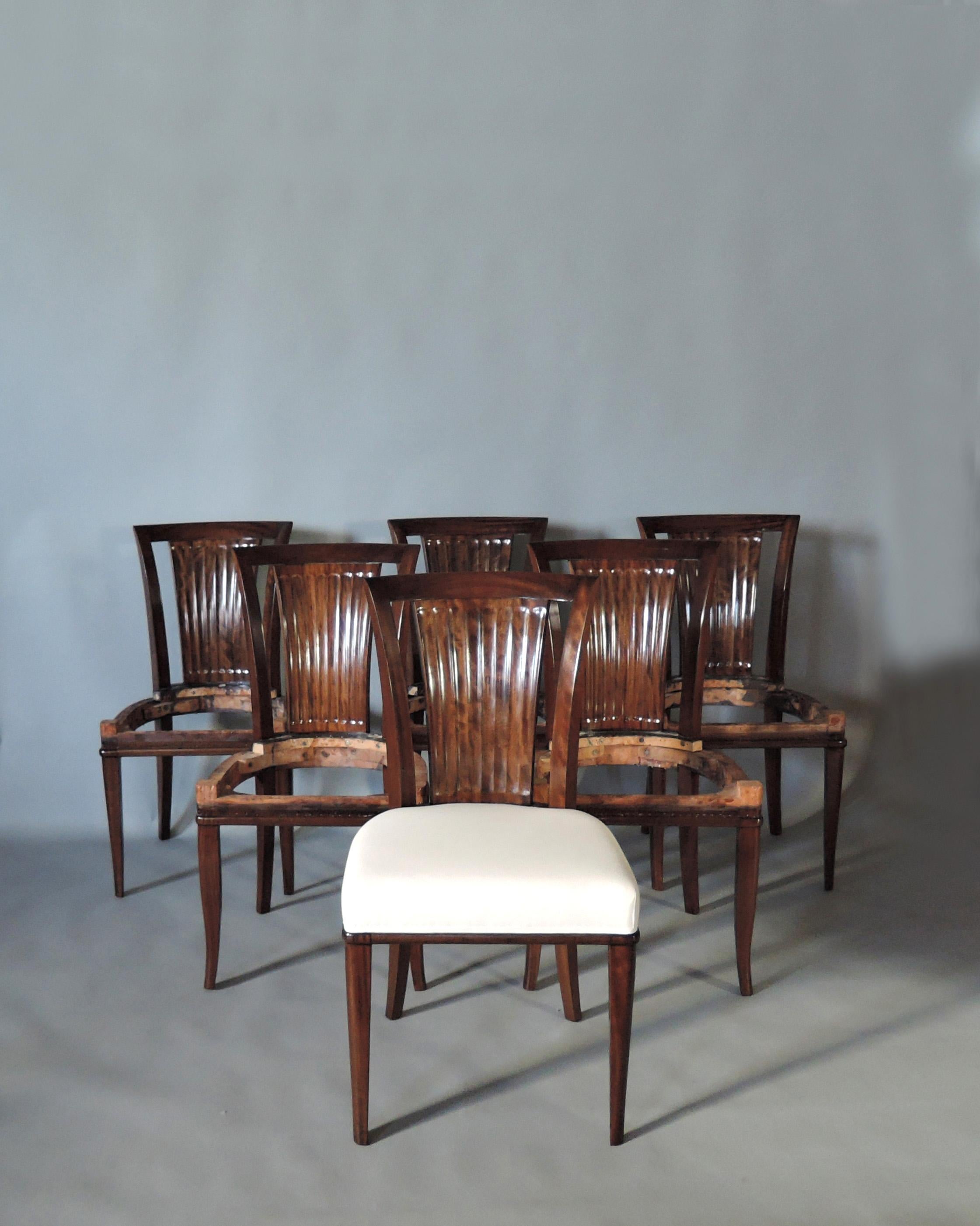 Sechs französische Art-déco-Esszimmerstühle aus Mahagoni von Gaston Poisson im Angebot 13