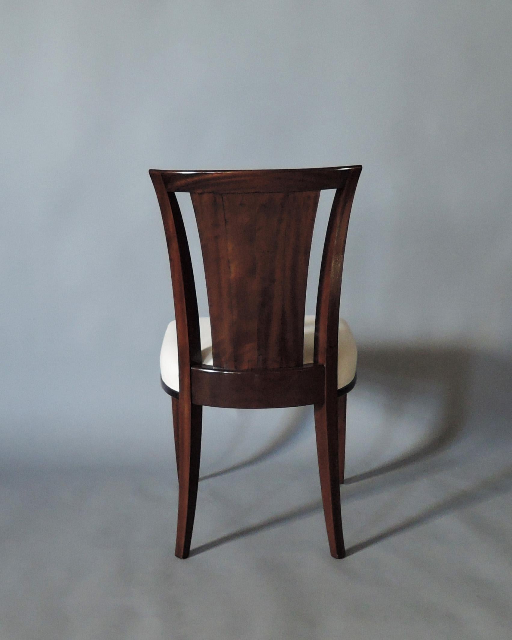 Sechs französische Art-déco-Esszimmerstühle aus Mahagoni von Gaston Poisson im Angebot 1