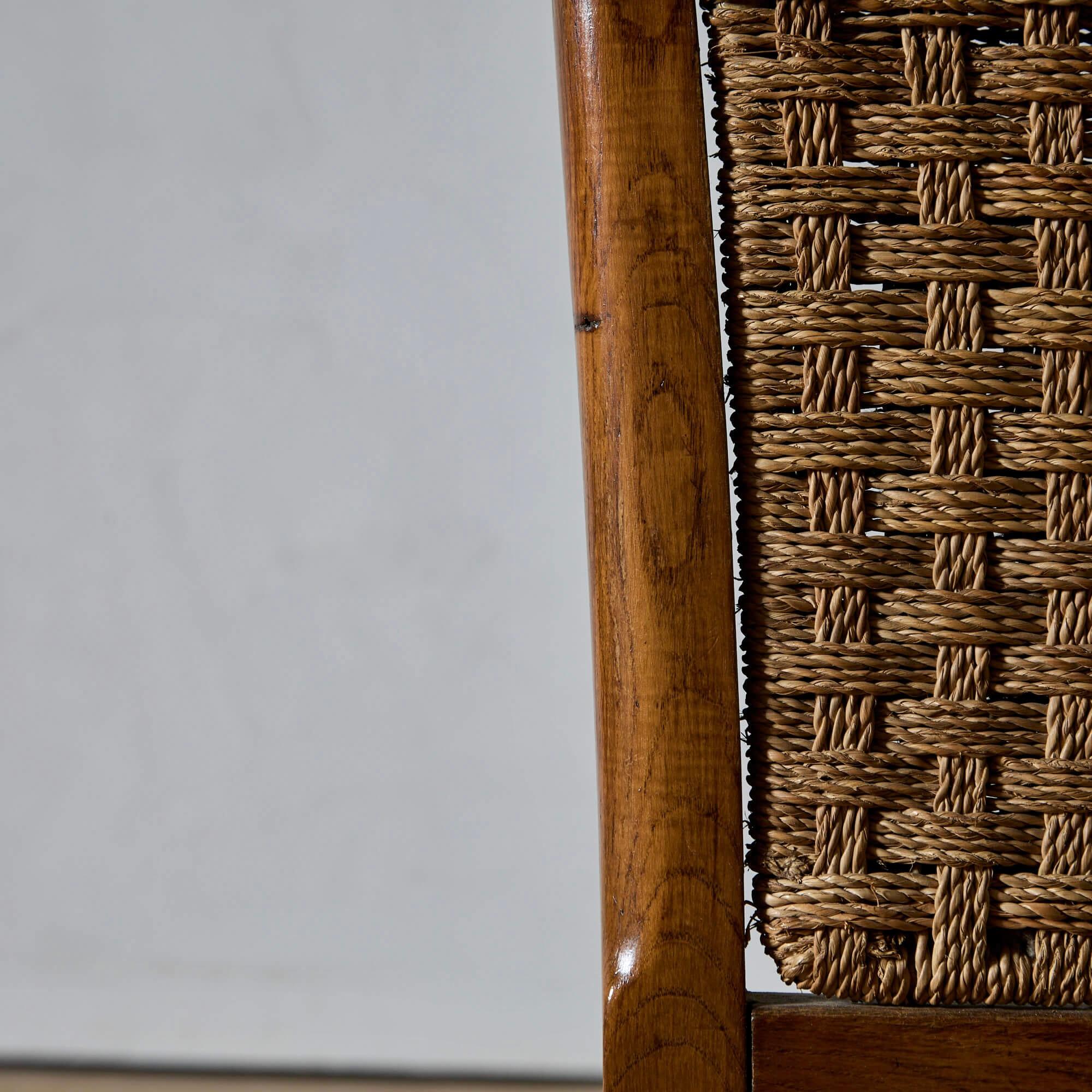 Un set di sei sedie da pranzo in Oak francese e in seagrass intrecciato in vendita 2