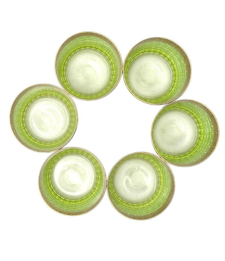 Un ensemble de six gobelets italiens en cristal vert Artemisia avec décorations en or 24 ct. en vente 9