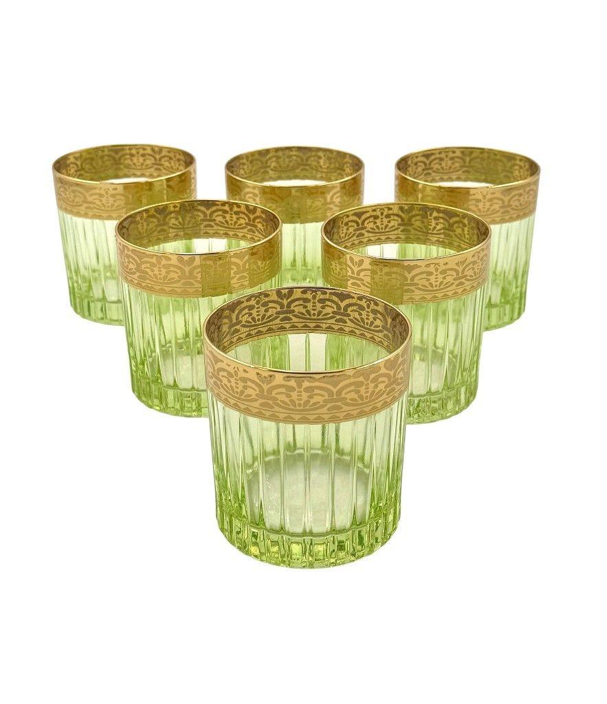 Plaqué or Un ensemble de six gobelets italiens en cristal vert Artemisia avec décorations en or 24 ct. en vente