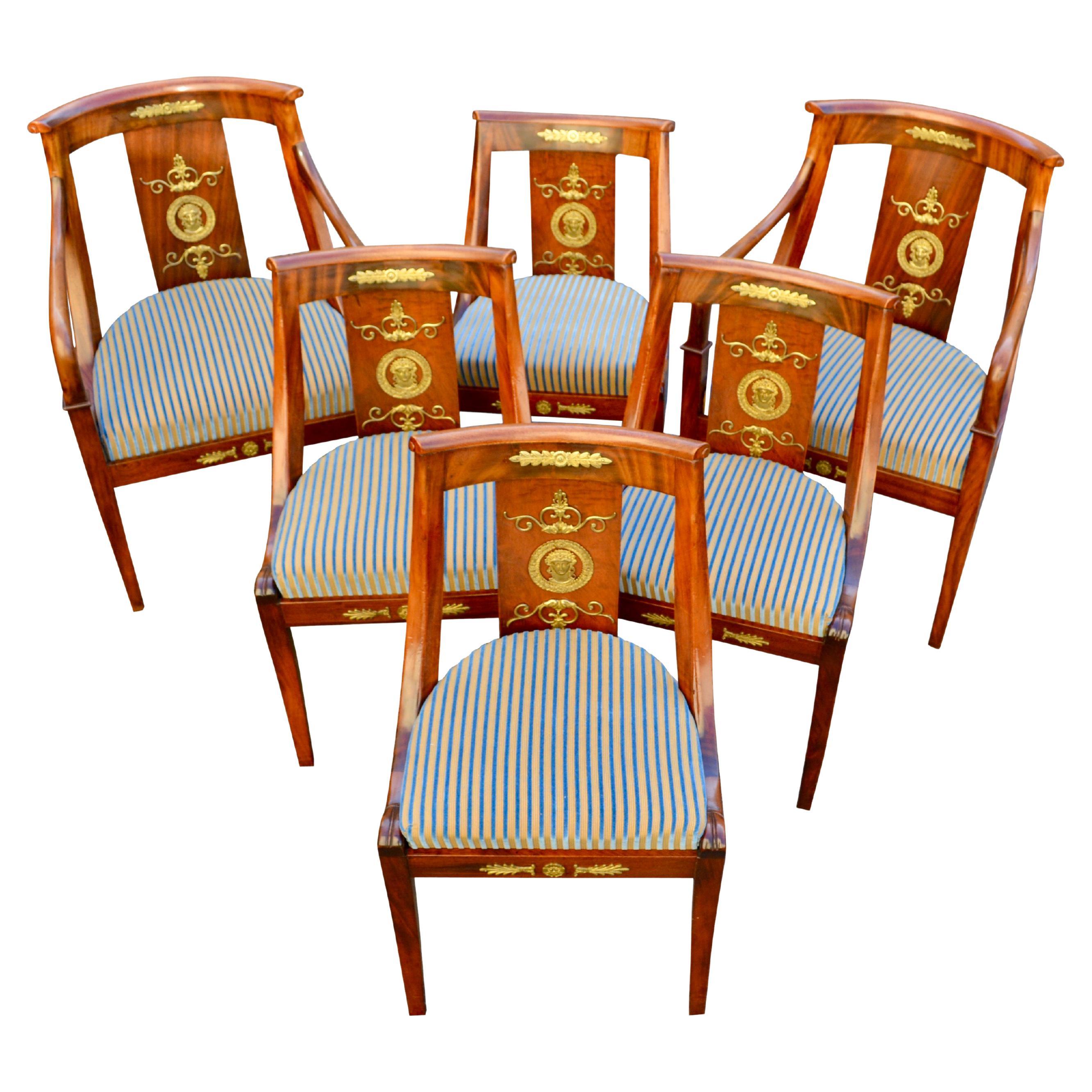 Ensemble de six chaises Gondola de style Empire de la fin du XIXe siècle