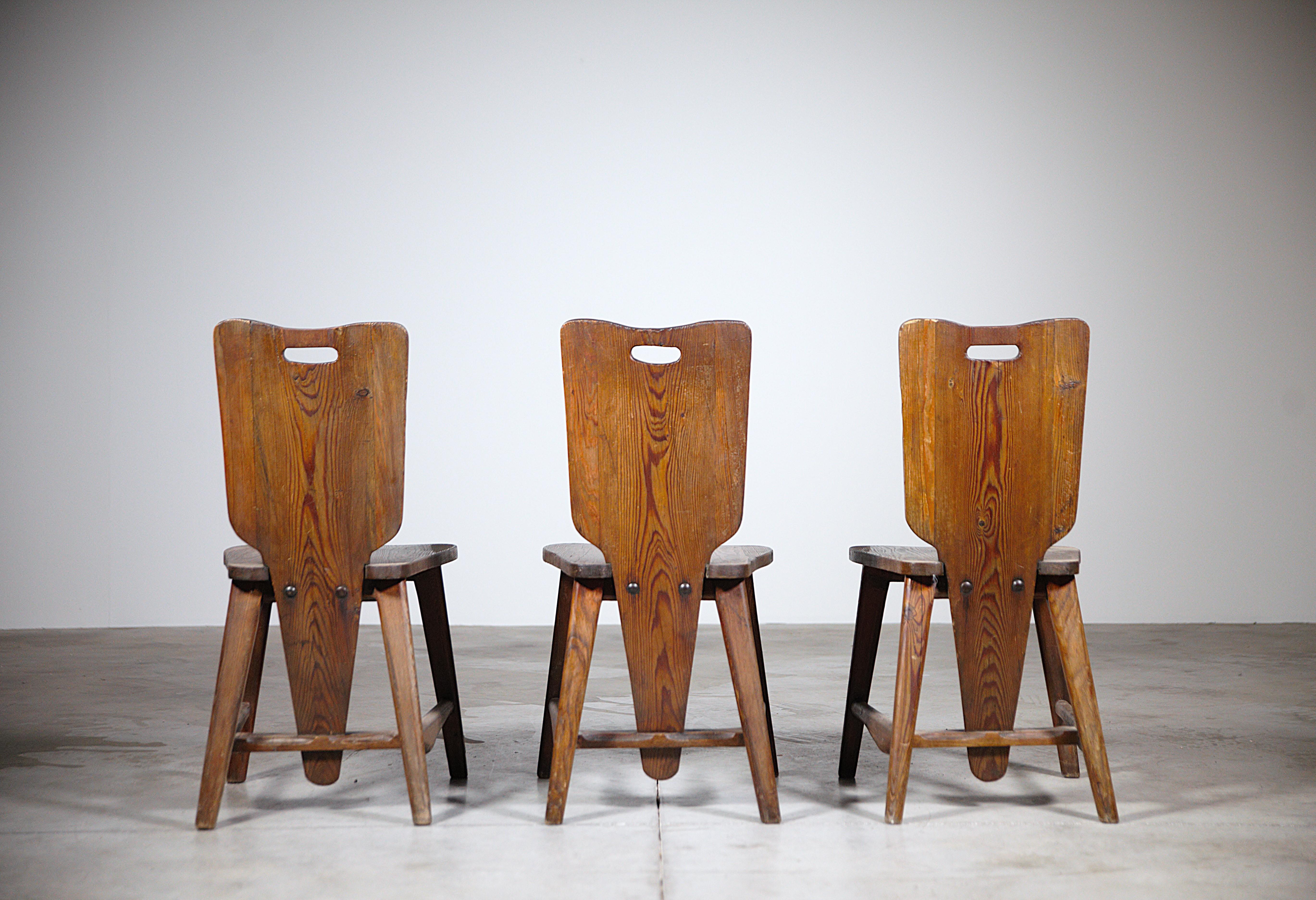 A Set of Six Mountain Chairs by Clément Goyeneche France 1950s In Good Condition For Sale In HYÈRES, FR