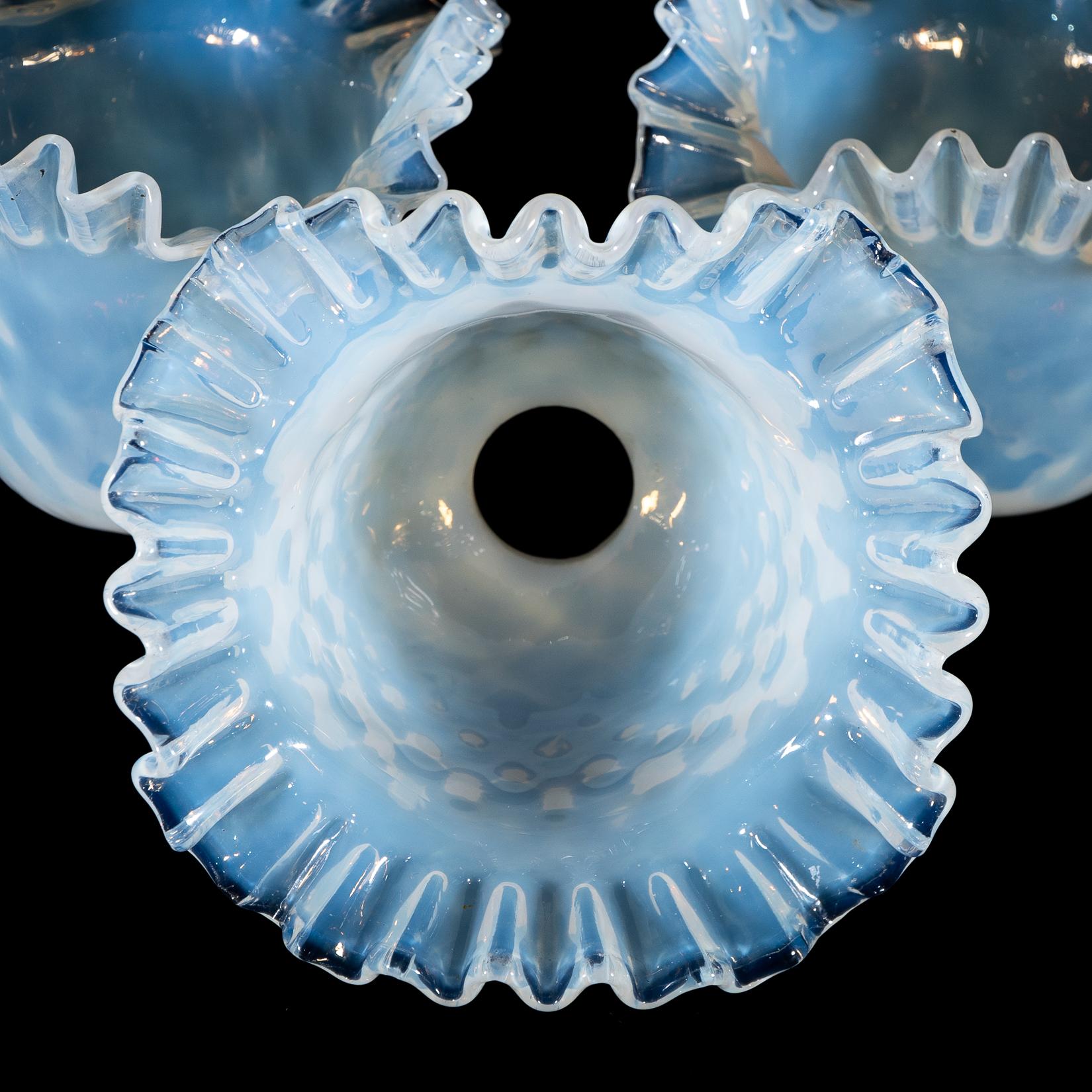 Un set di sei paralumi in vetro di vaselina blu opalescente in vendita 6