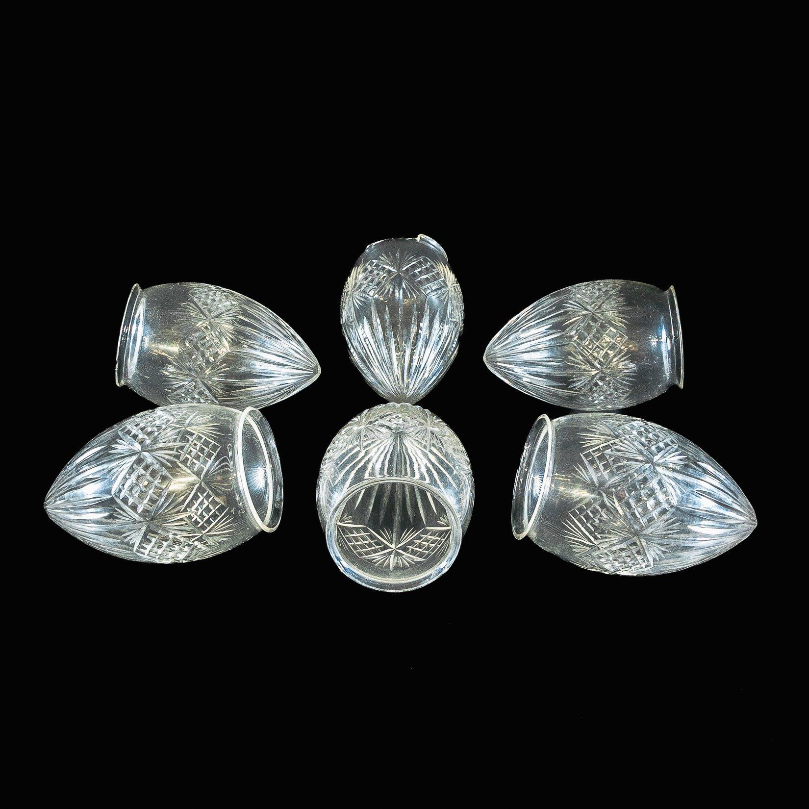 Ein Satz von sechs Ananas-Glasschirmen mit kompliziertem Design (Arts and Crafts) im Angebot