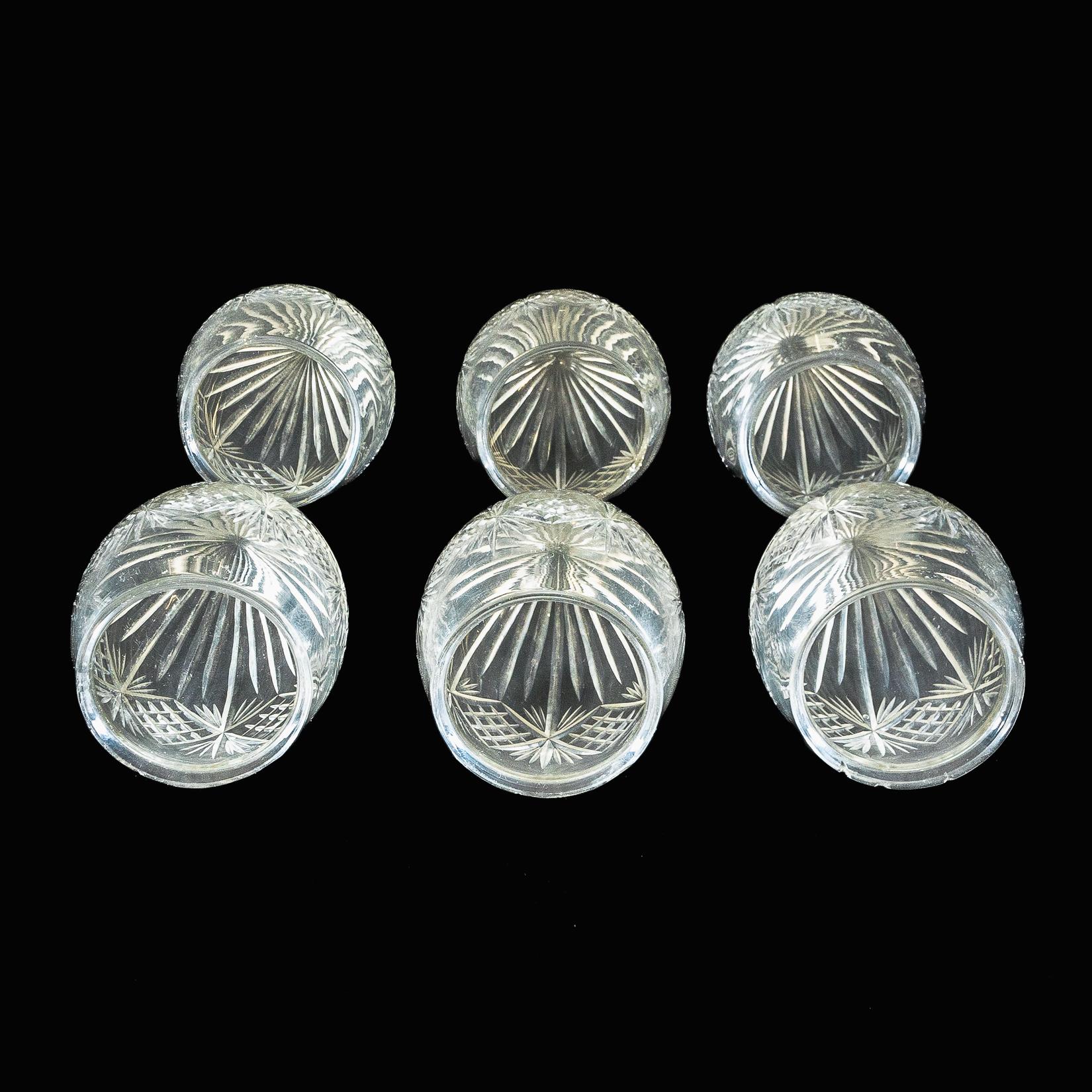 Ein Satz von sechs Ananas-Glasschirmen mit kompliziertem Design (Britisch) im Angebot