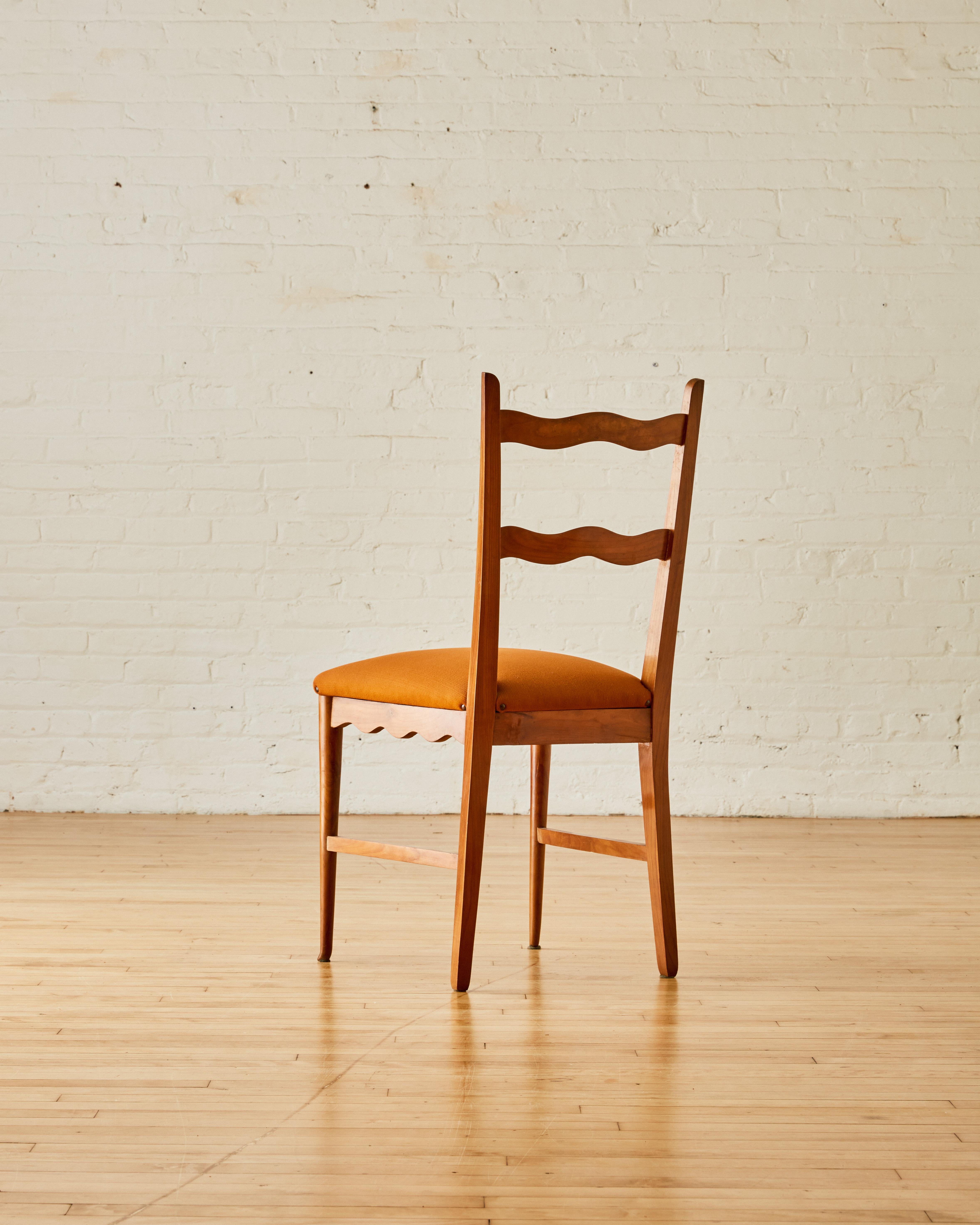 A set of six scalloped dining chairs attr. to Paolo Buffa In Good Condition In Long Island City, NY