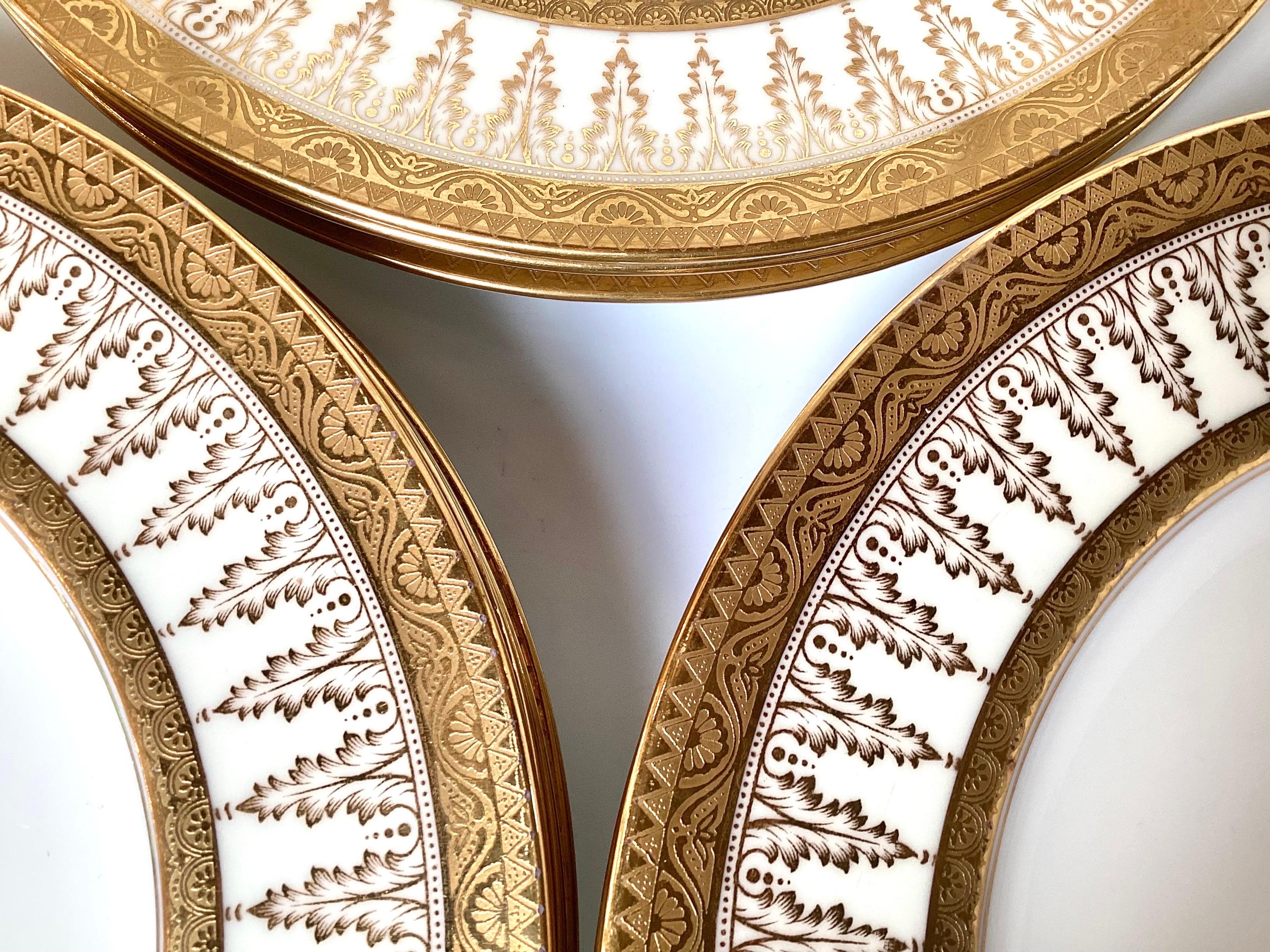 Anglais Ensemble de dix assiettes de service anglaises incrustées d'or pour Tiffany & Co.