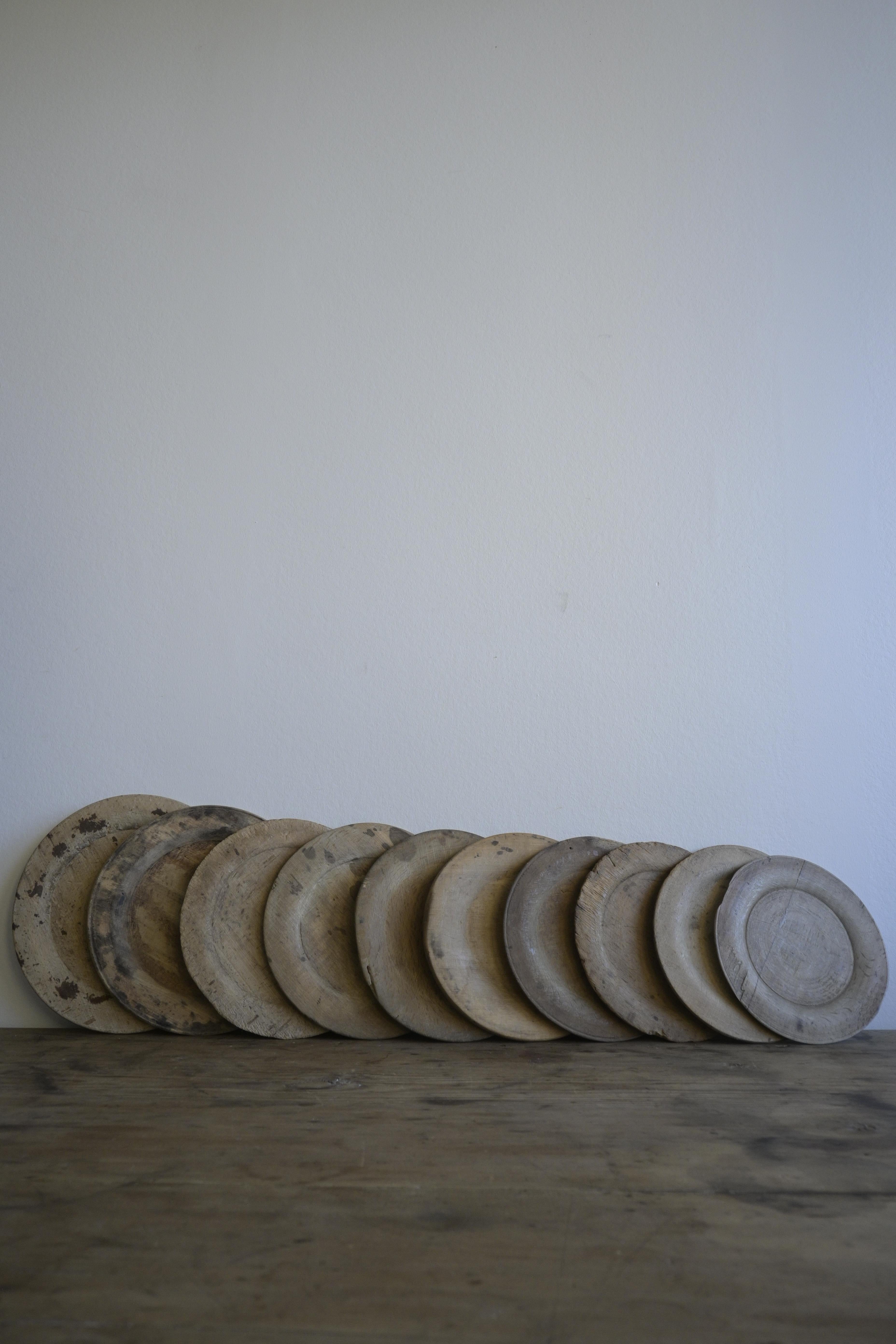 Conjunto de diez pequeños platos suecos ca 1850 Tallado en venta