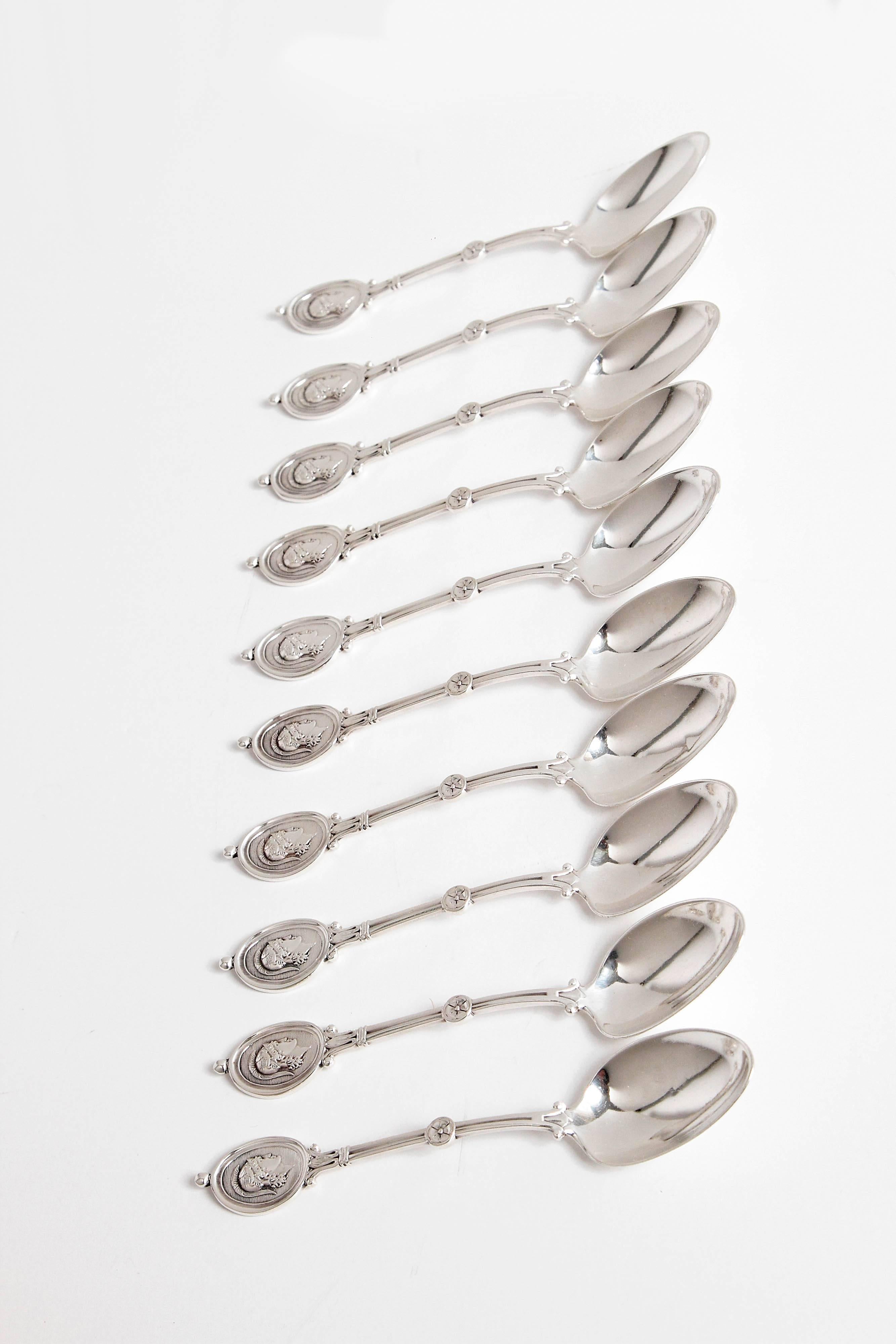 Set of Ten Sterling Teaspoons Medallion Pattern by Hotchkiss & Schreuder In Good Condition In Dallas, TX