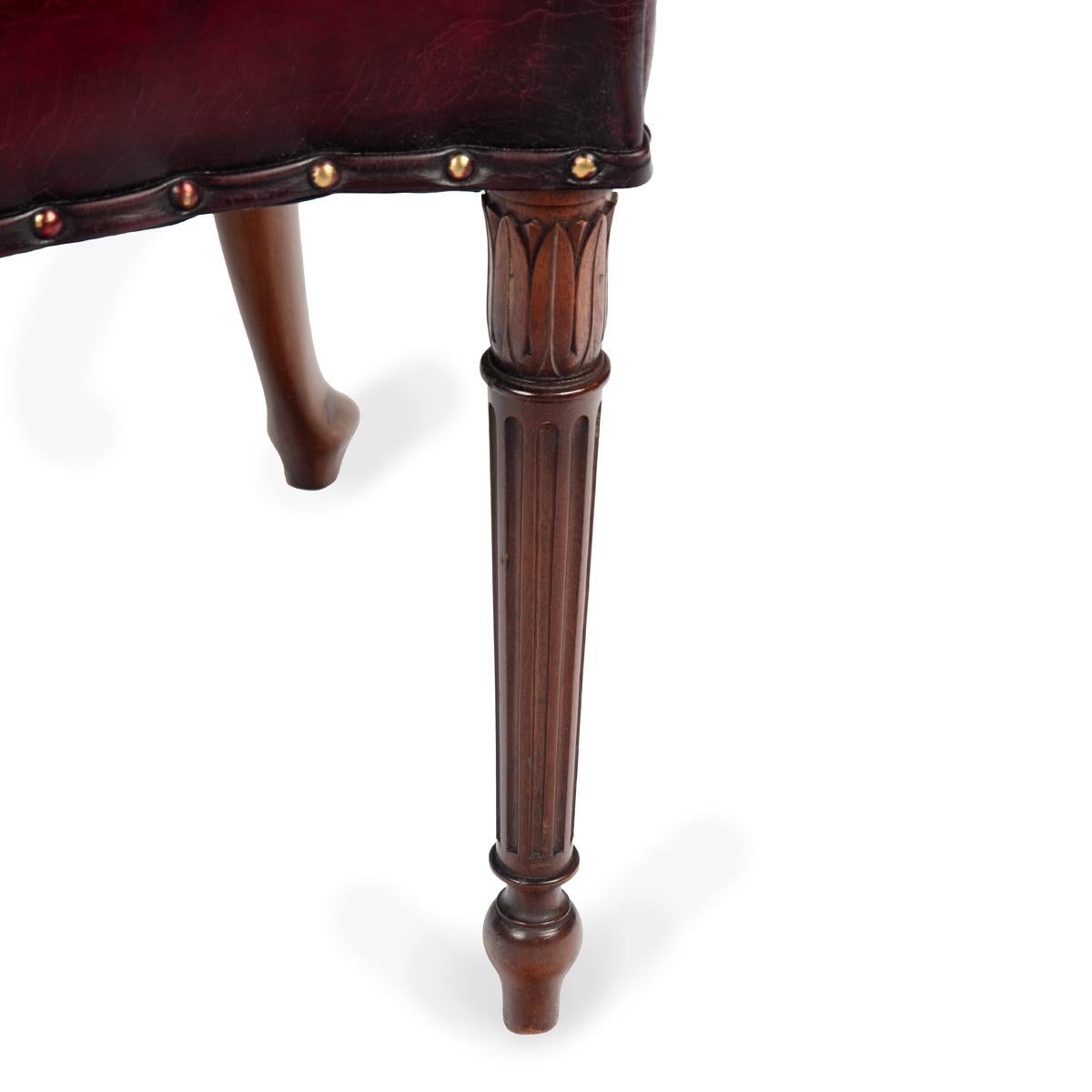 Un set di dieci sedie da pranzo vittoriane in mogano nello stile di Hepplewhite in vendita 4