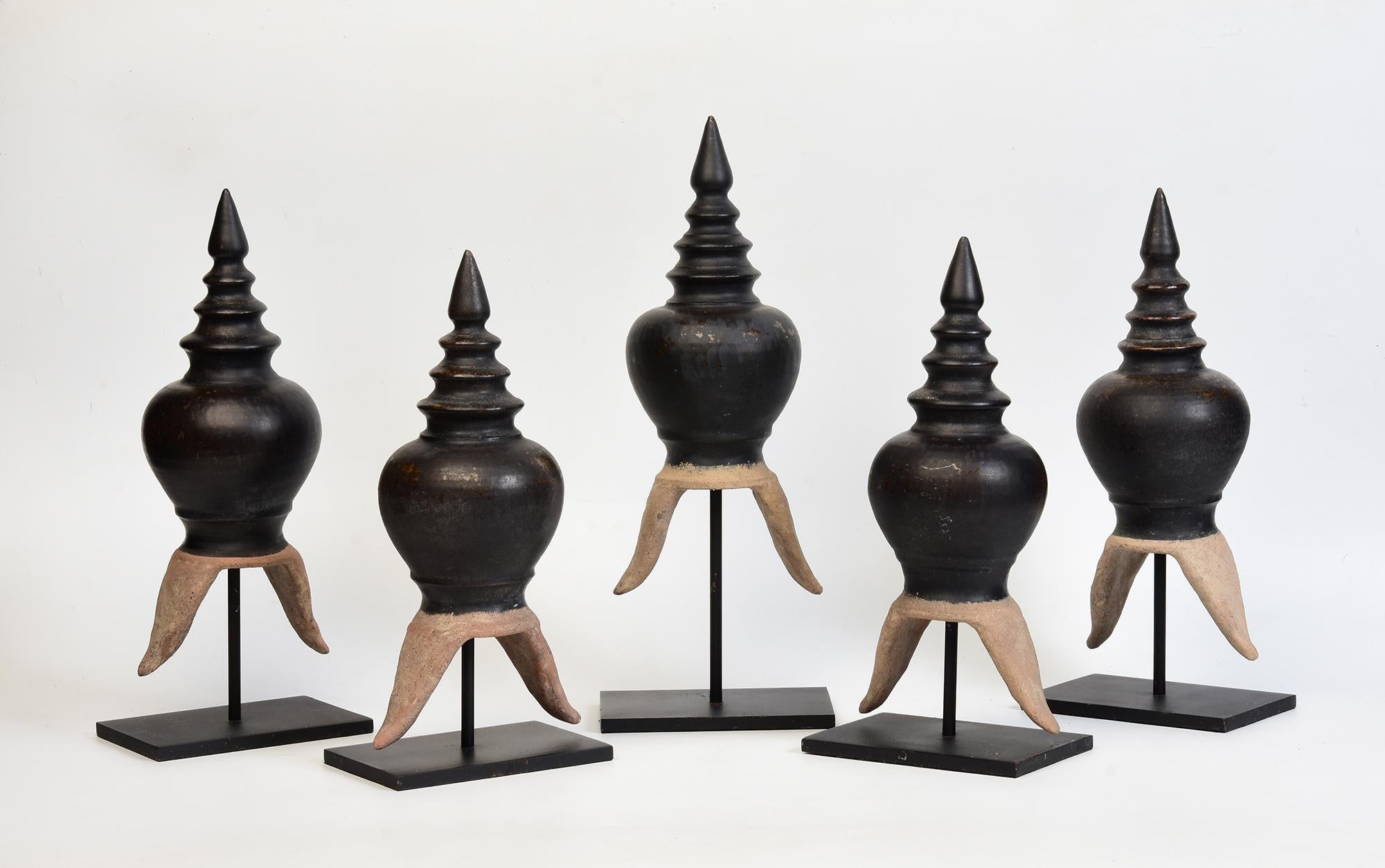 A Set of Thai Stoneware Ceramic Roof Ridge Decoration For Sale 7