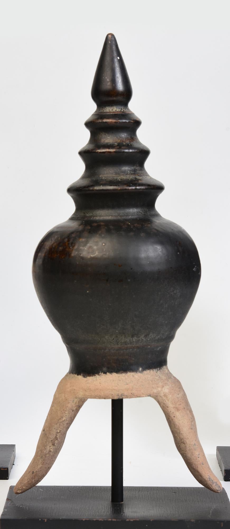 A Set of Thai Stoneware Ceramic Roof Ridge Decoration For Sale 2