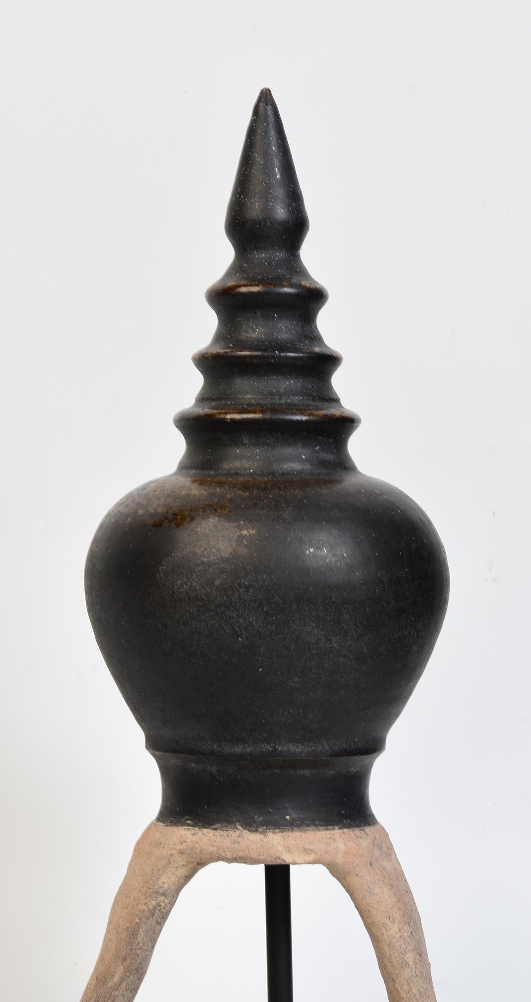 A Set of Thai Stoneware Ceramic Roof Ridge Decoration For Sale 3
