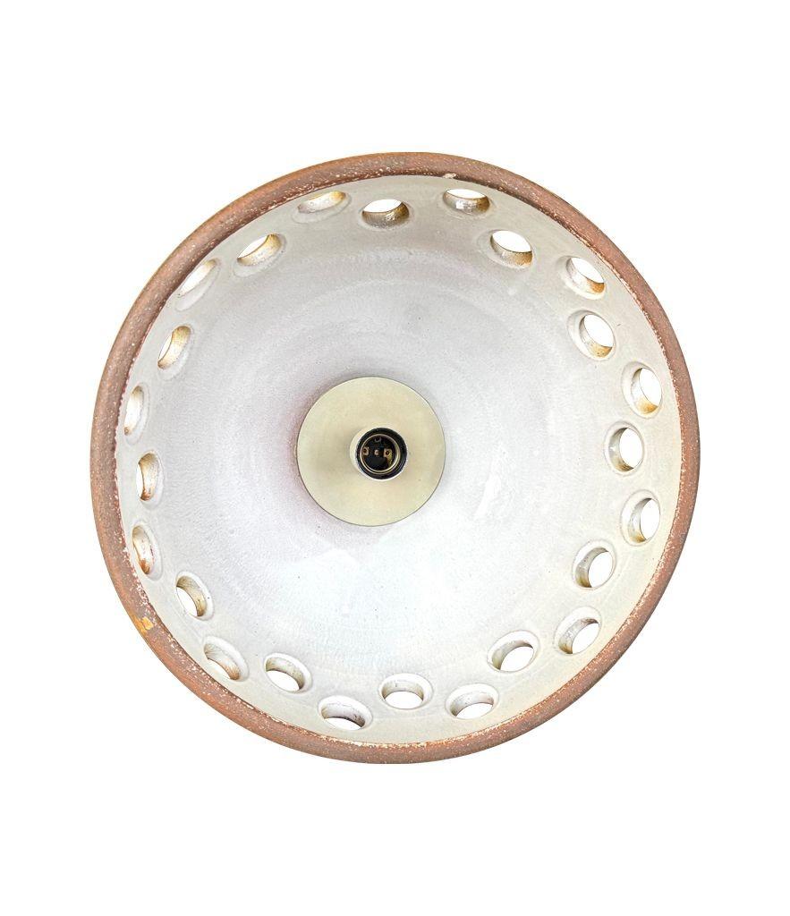 Ensemble de trois plafonniers en céramique émaillée française des années 1960, suspendus à une corde en vente 6