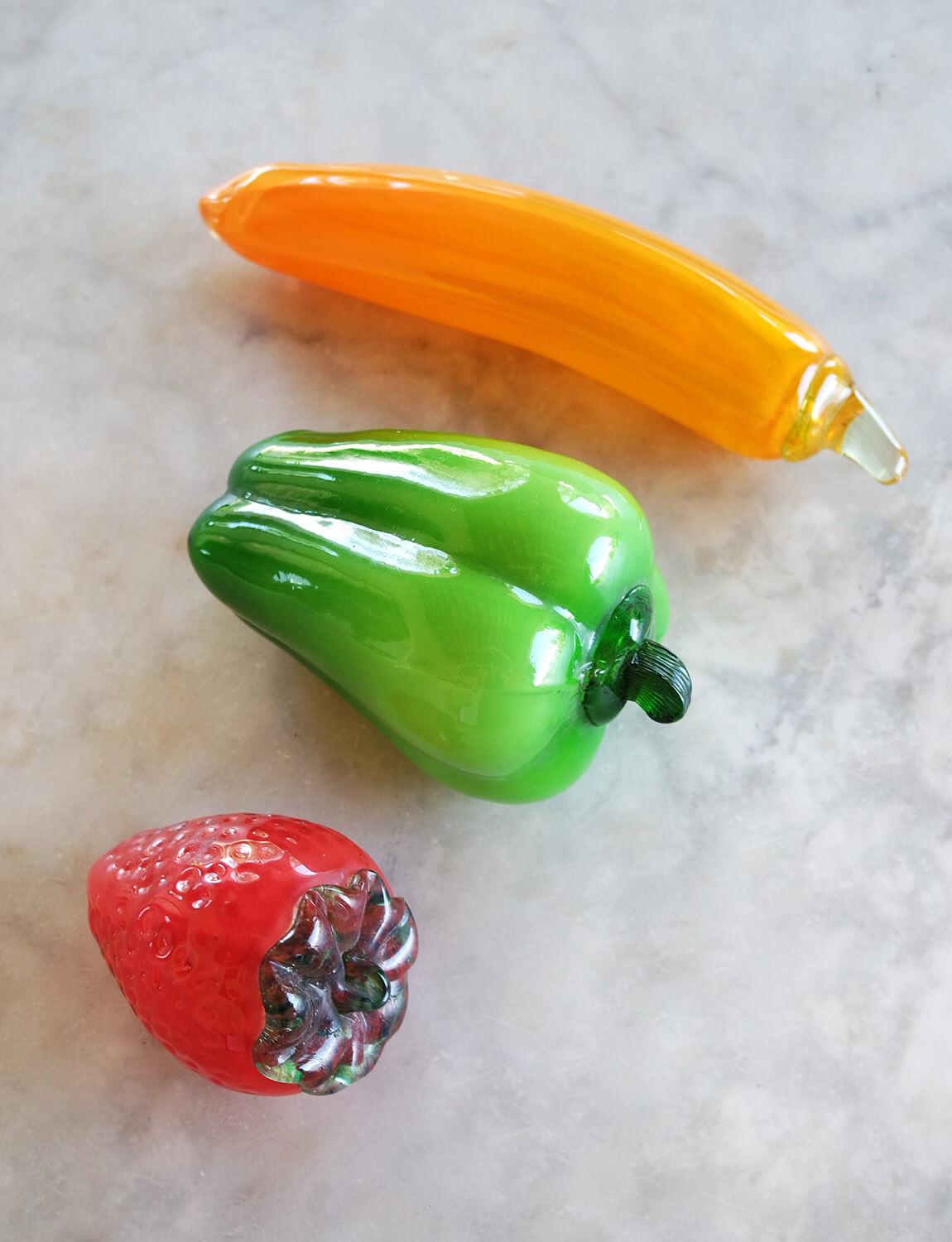 Italian A set of three 1980s Hand-Blown glass Fruit and Pepper Set For Sale