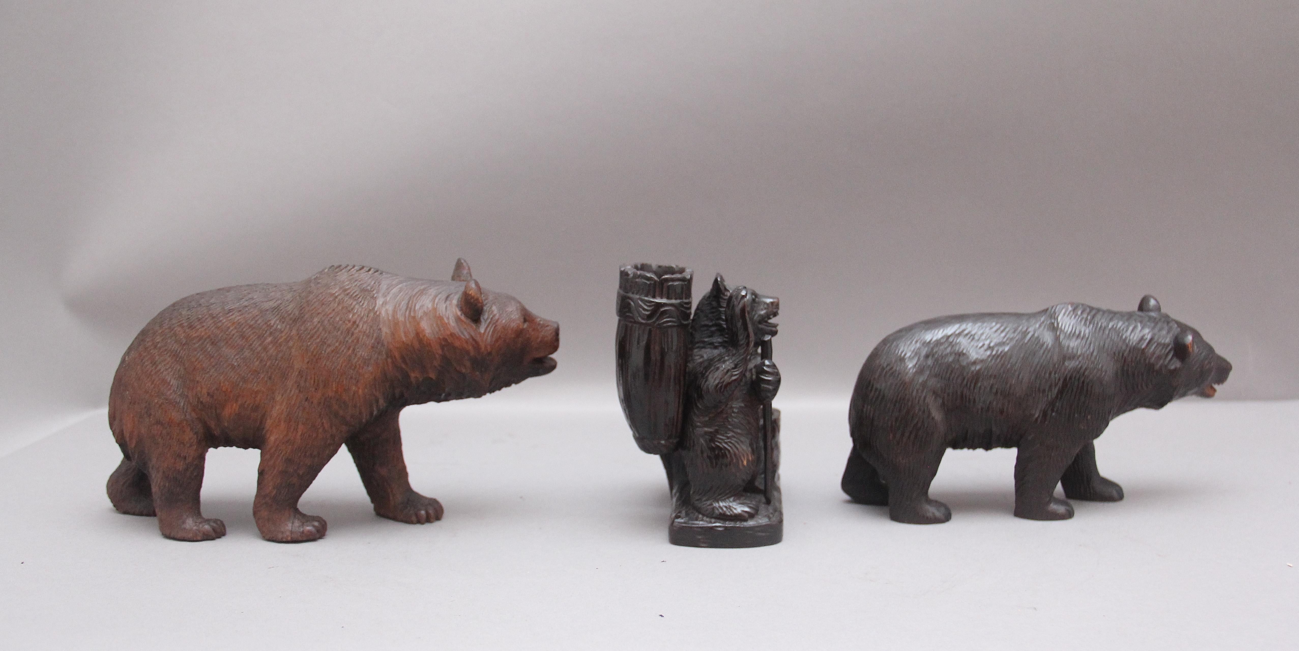Set of Three 19th Century Black Forest Carvings In Good Condition For Sale In Martlesham, GB
