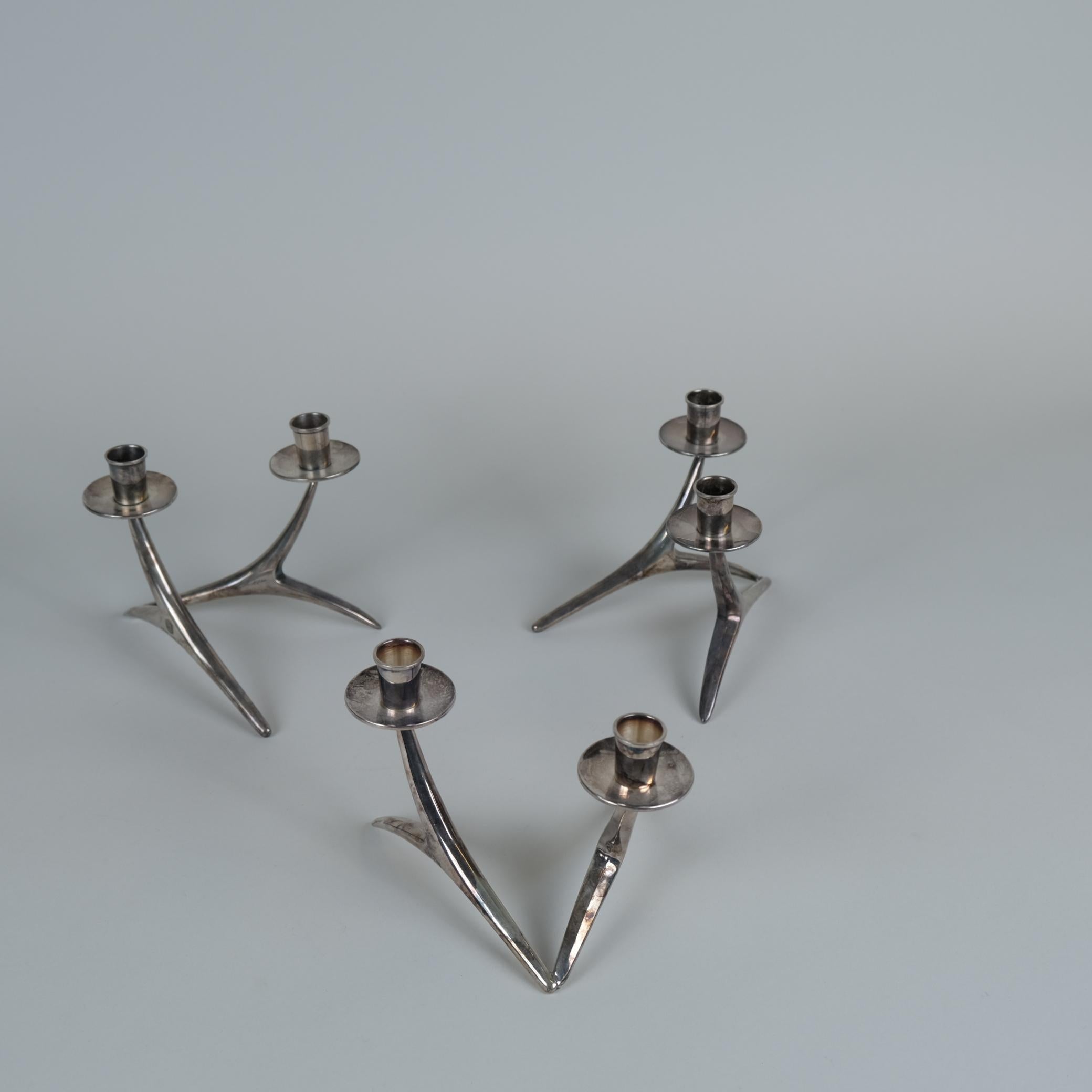 Scandinavo moderno Set di tre portacandele in corno di renna in argento di Anna Greta Eker, anni '60 in vendita