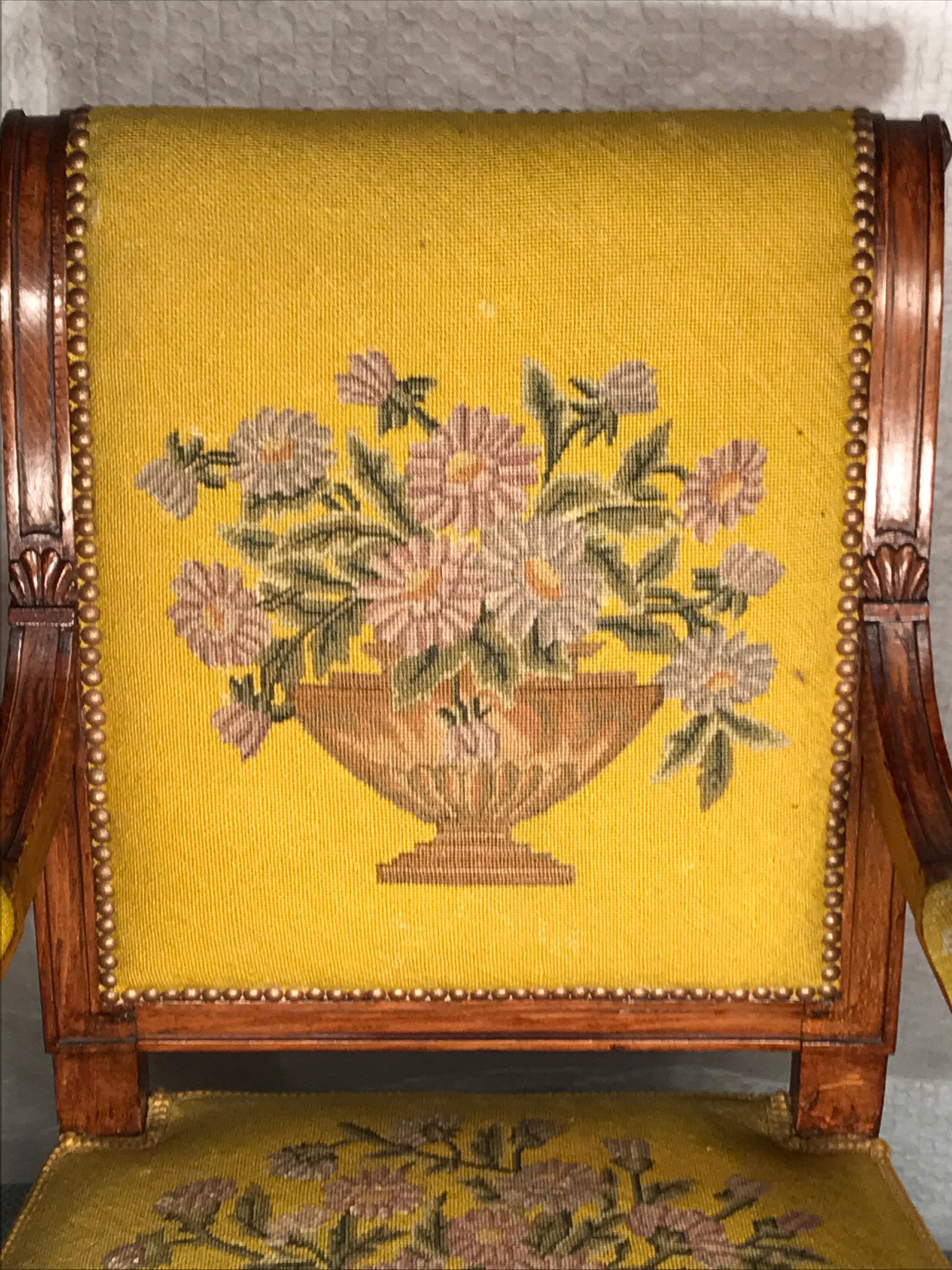 Set aus drei Sesseln, Directoire-Stil, Frankreich, 19. Jahrhundert (Ahornholz) im Angebot