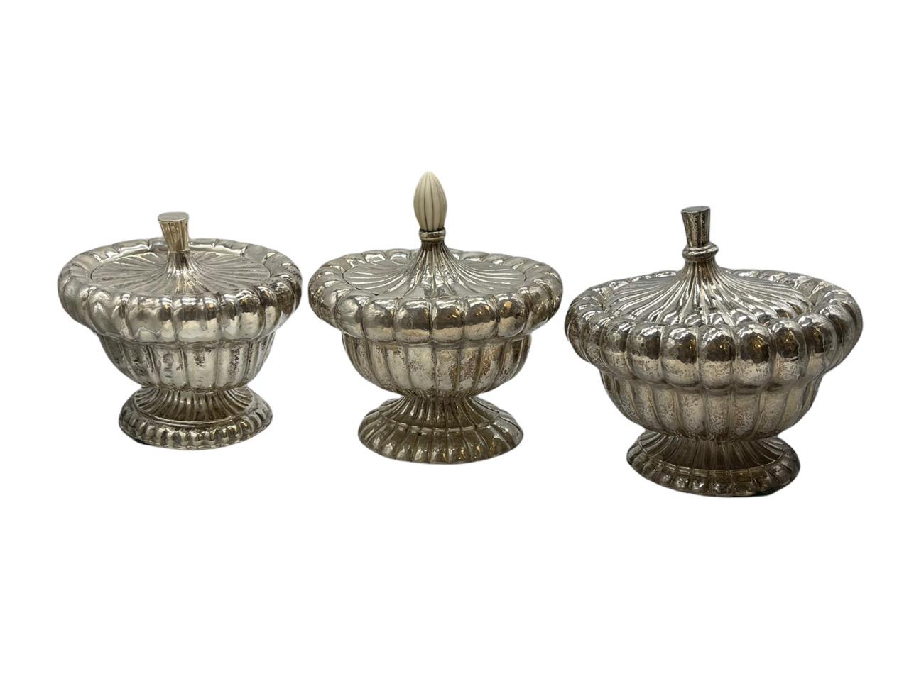 Set of Three Austrian Silver Boxes and Covers, Johann Hoppe, Vienna, 1920s For Sale 9