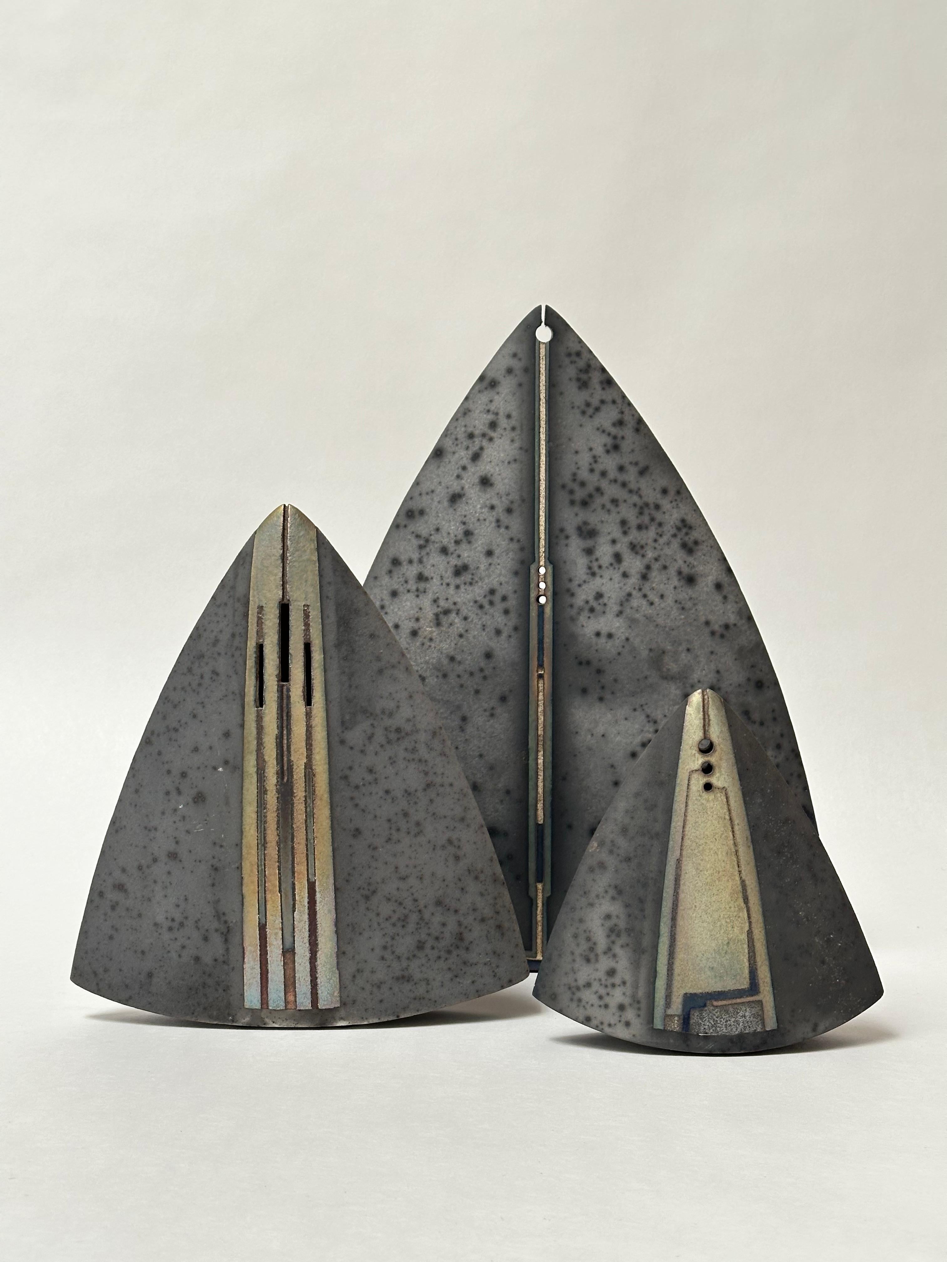 Spagnolo Set di tre sculture in ceramica, Emili Biarnès, Cervià de Ter, C.C. 2000 in vendita