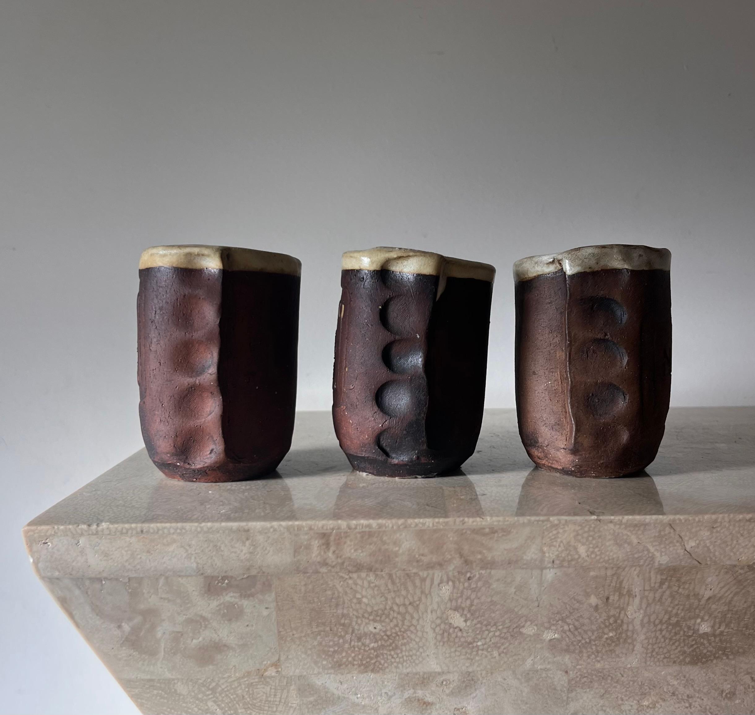 Juego de tres vasijas de cerámica artística de Studio A, 1968 siglo XX en venta