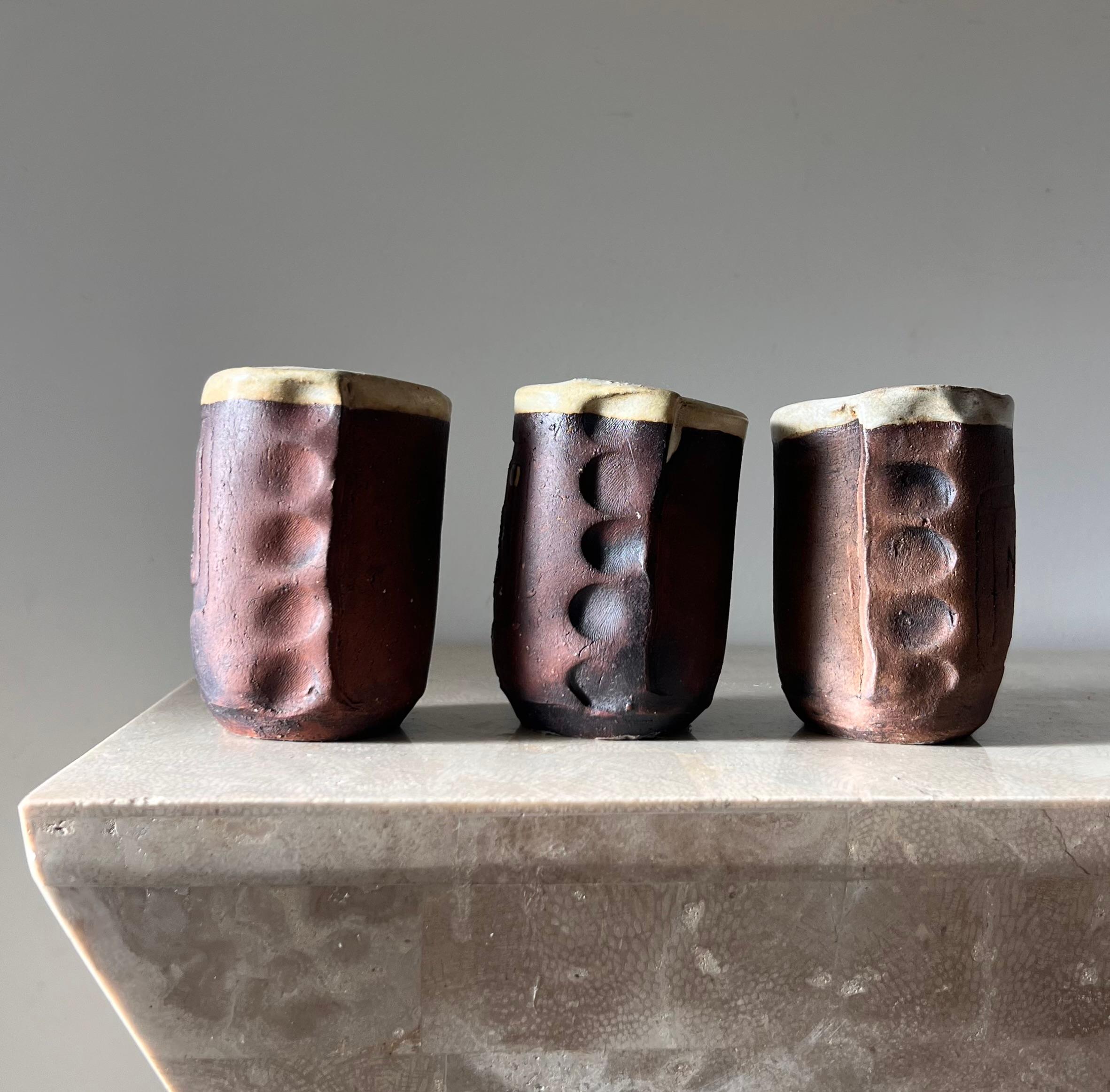 Juego de tres vasijas de cerámica artística de Studio A, 1968 Cerámico en venta