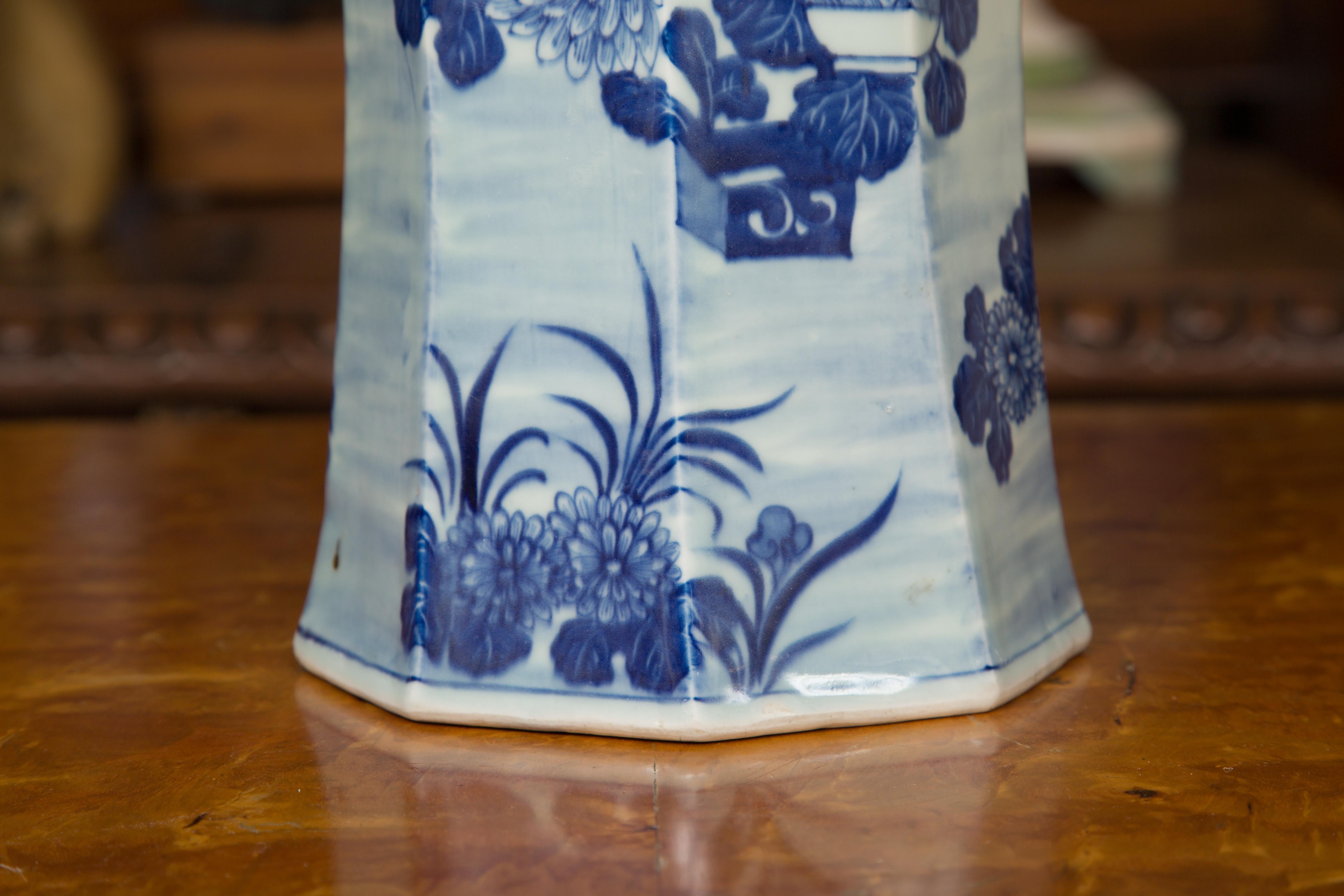  Chinese Blue and White Lidded Vases In Good Condition In WEST PALM BEACH, FL