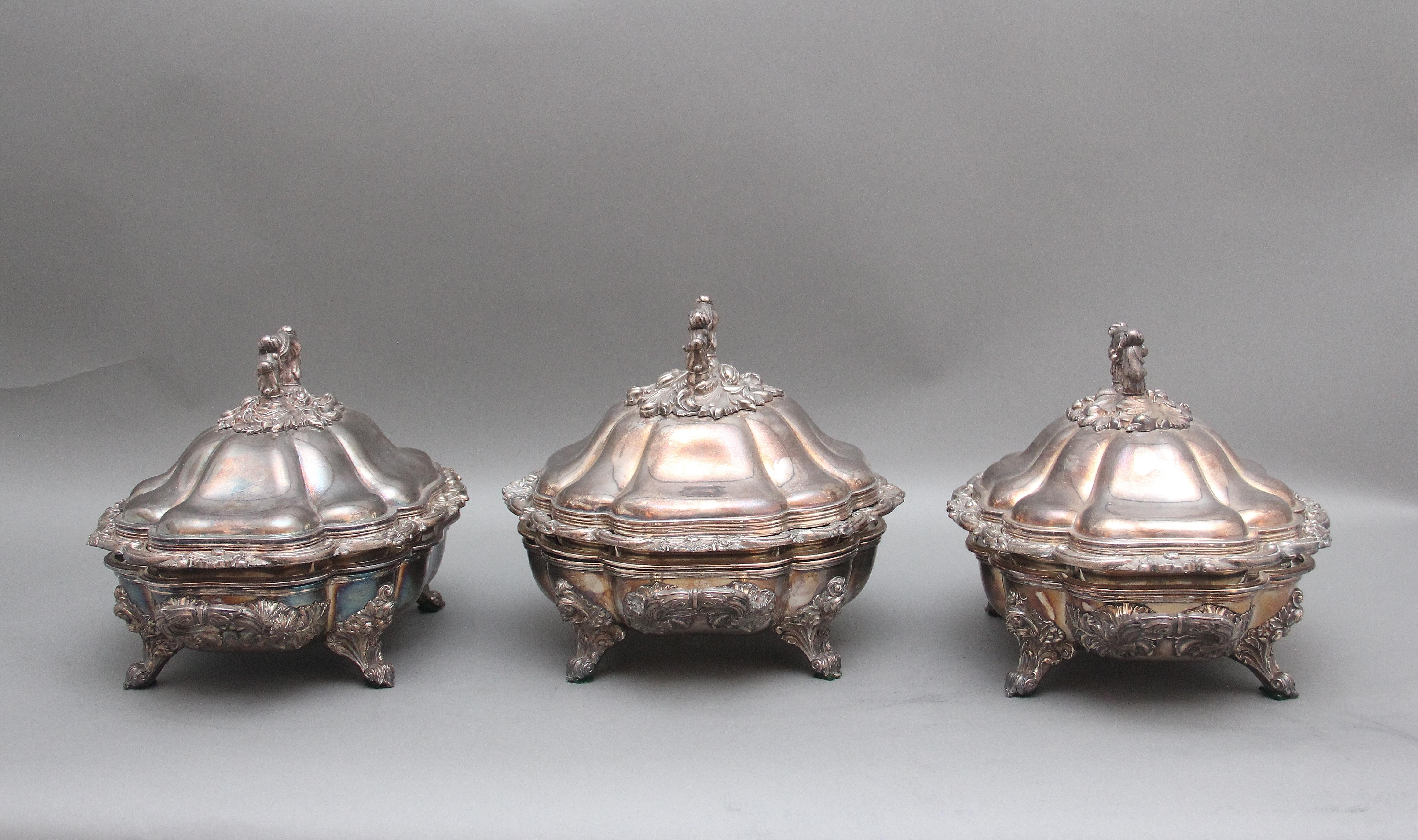 A set of three early 19th Century silver plated Old Sheffield tureens In Good Condition For Sale In Martlesham, GB