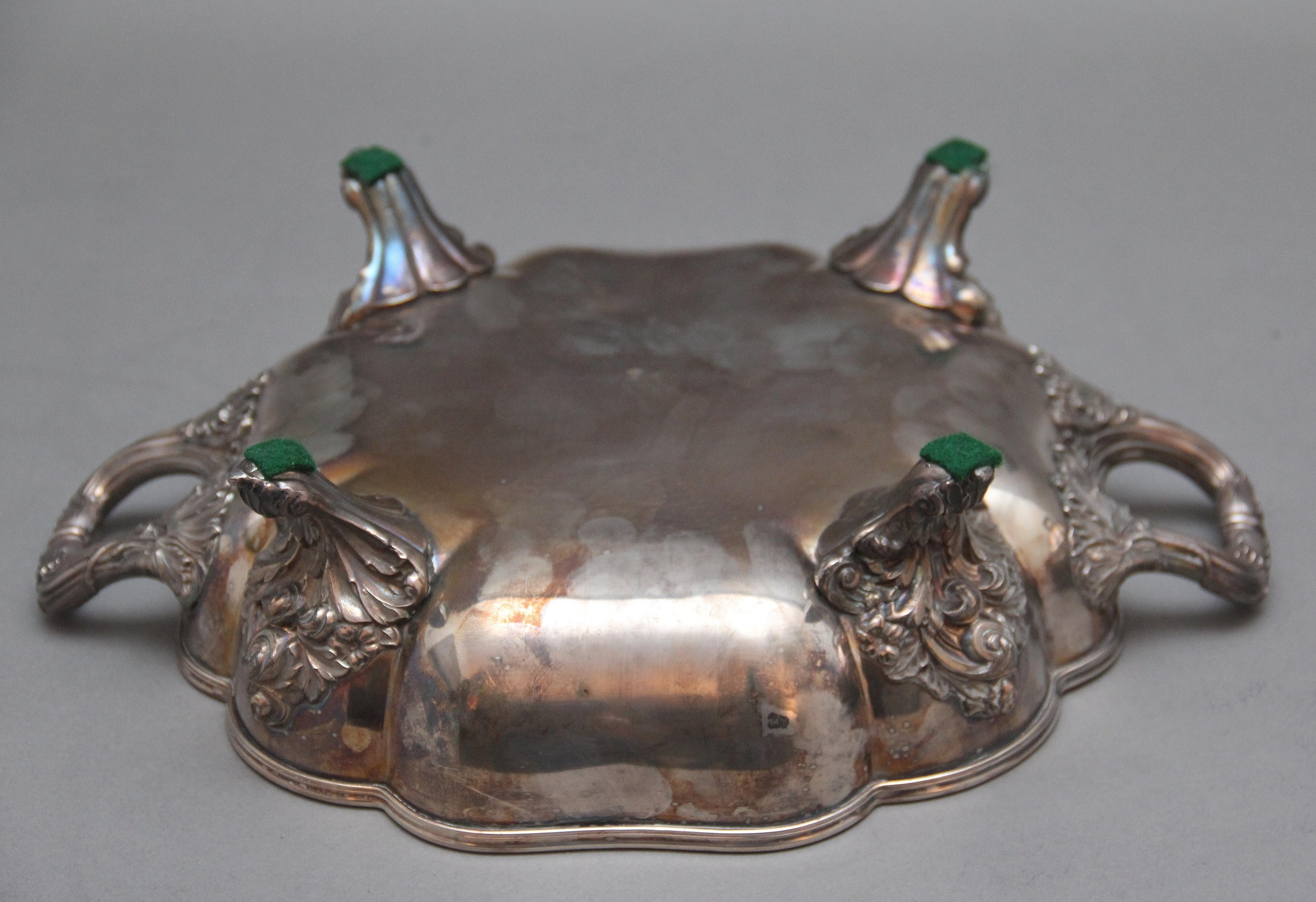 Silver Plate A set of three early 19th Century silver plated Old Sheffield tureens For Sale