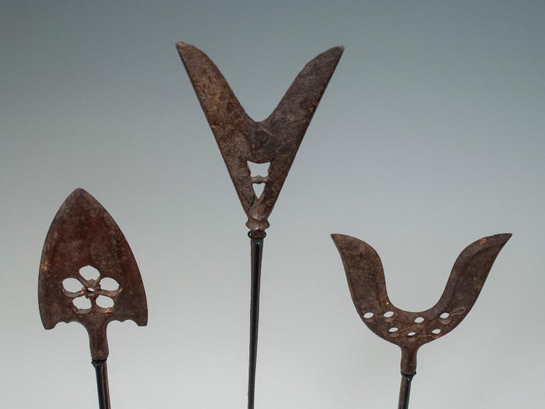 Set of Three Edo Period Arrowheads, Japan In Fair Condition For Sale In Point Richmond, CA