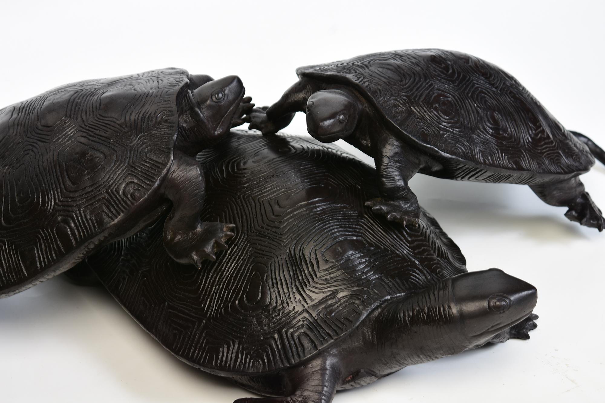 A Set of Three Finely Cast Asian Bronze Turtles For Sale 1
