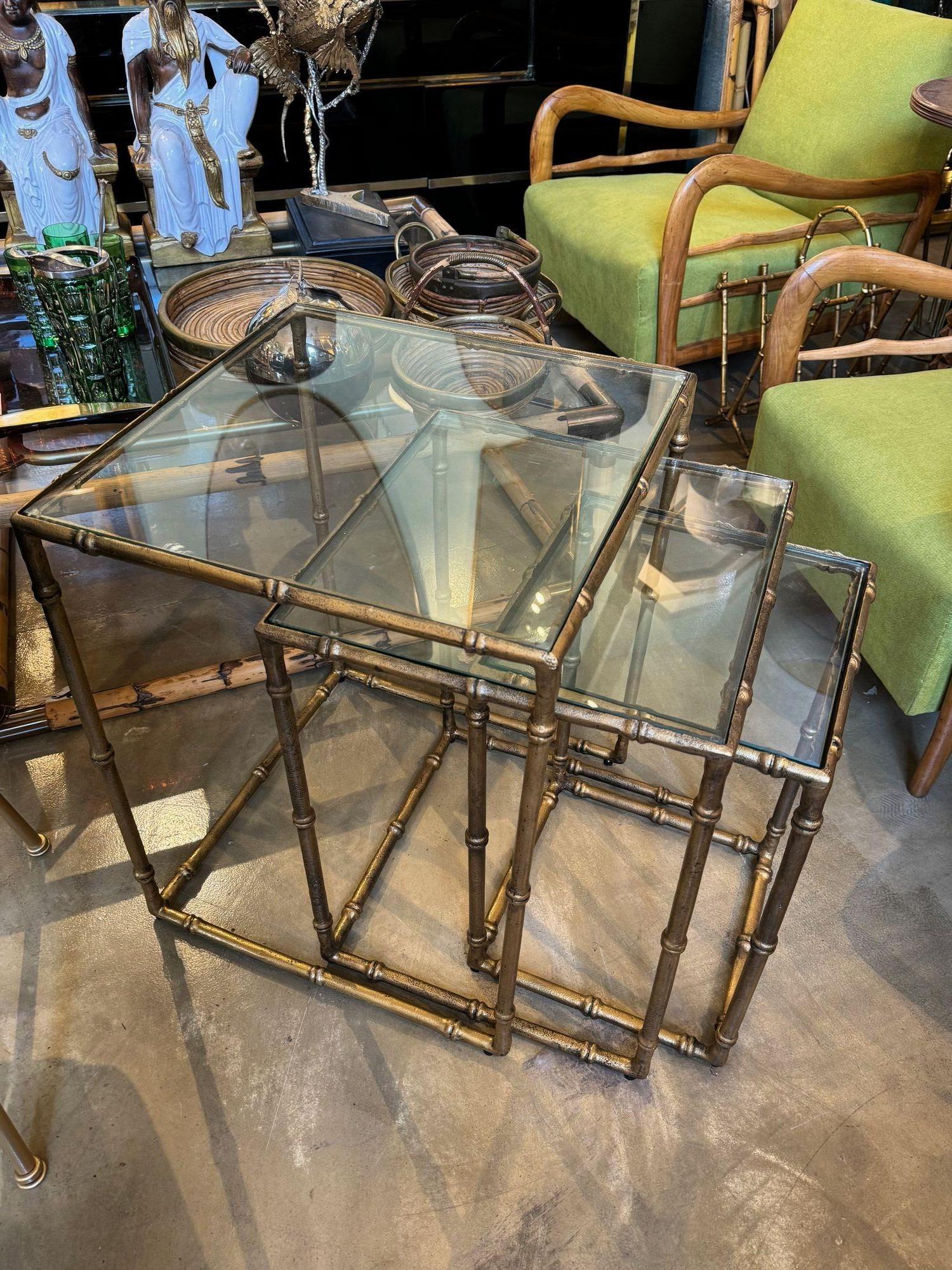 Drei französische Tische aus vergoldetem Metall mit Bambusimitat aus den 1970er Jahren im Angebot 7