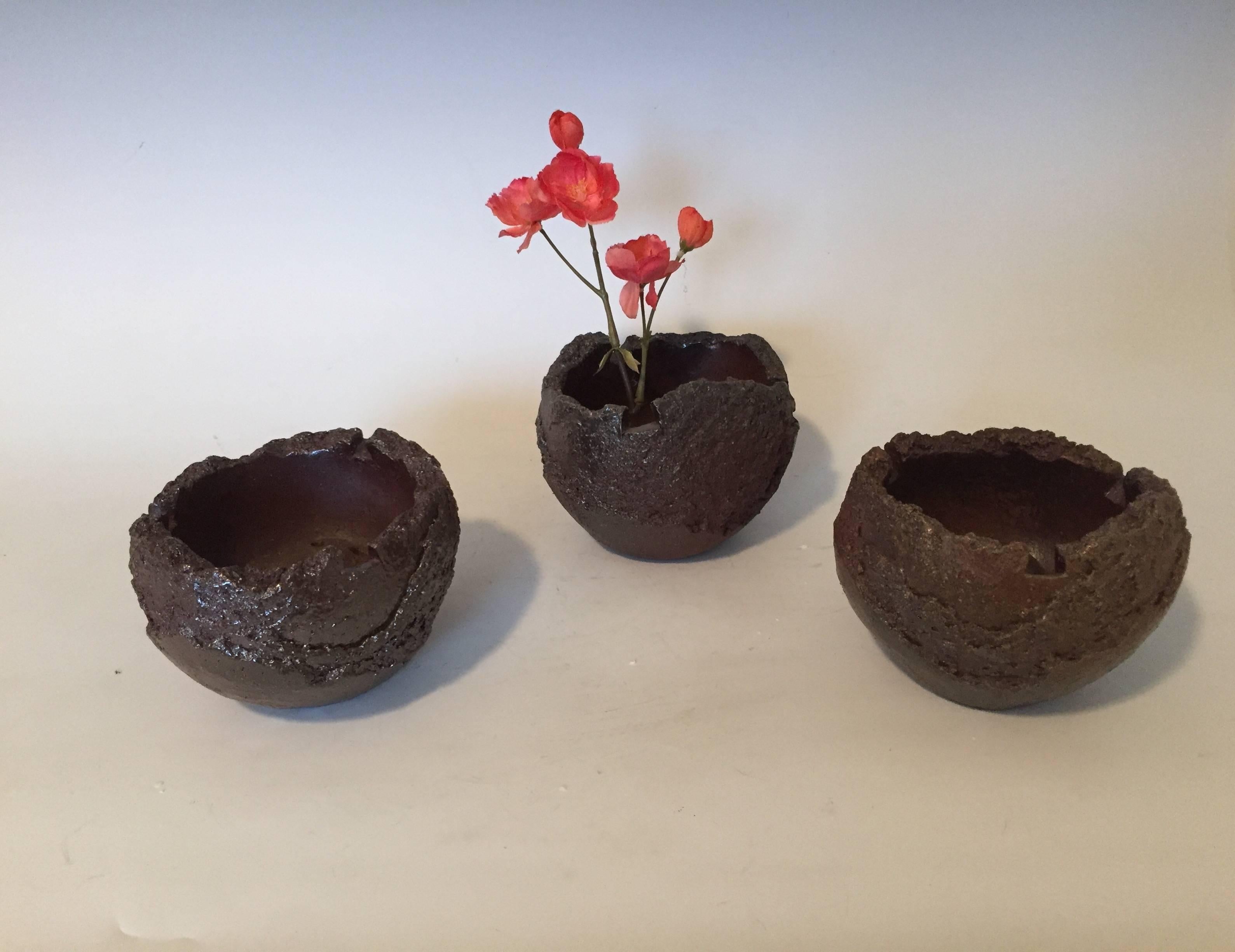 Set of Three Handmade Ceramic Flower Bowls In Excellent Condition For Sale In Los Angeles, CA