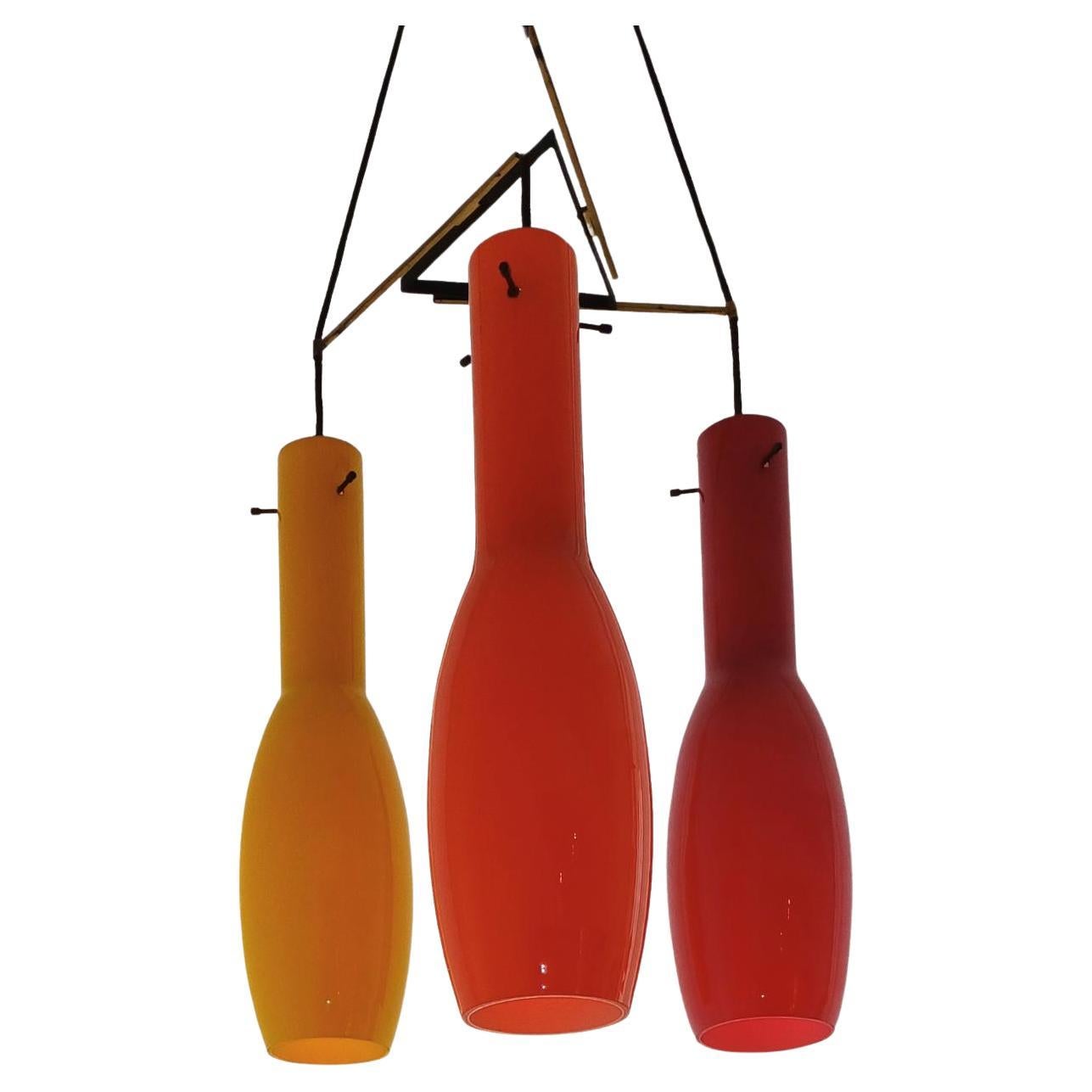 Ensemble de trois plafonniers suspendus en verre italiens des années 1950 en vente
