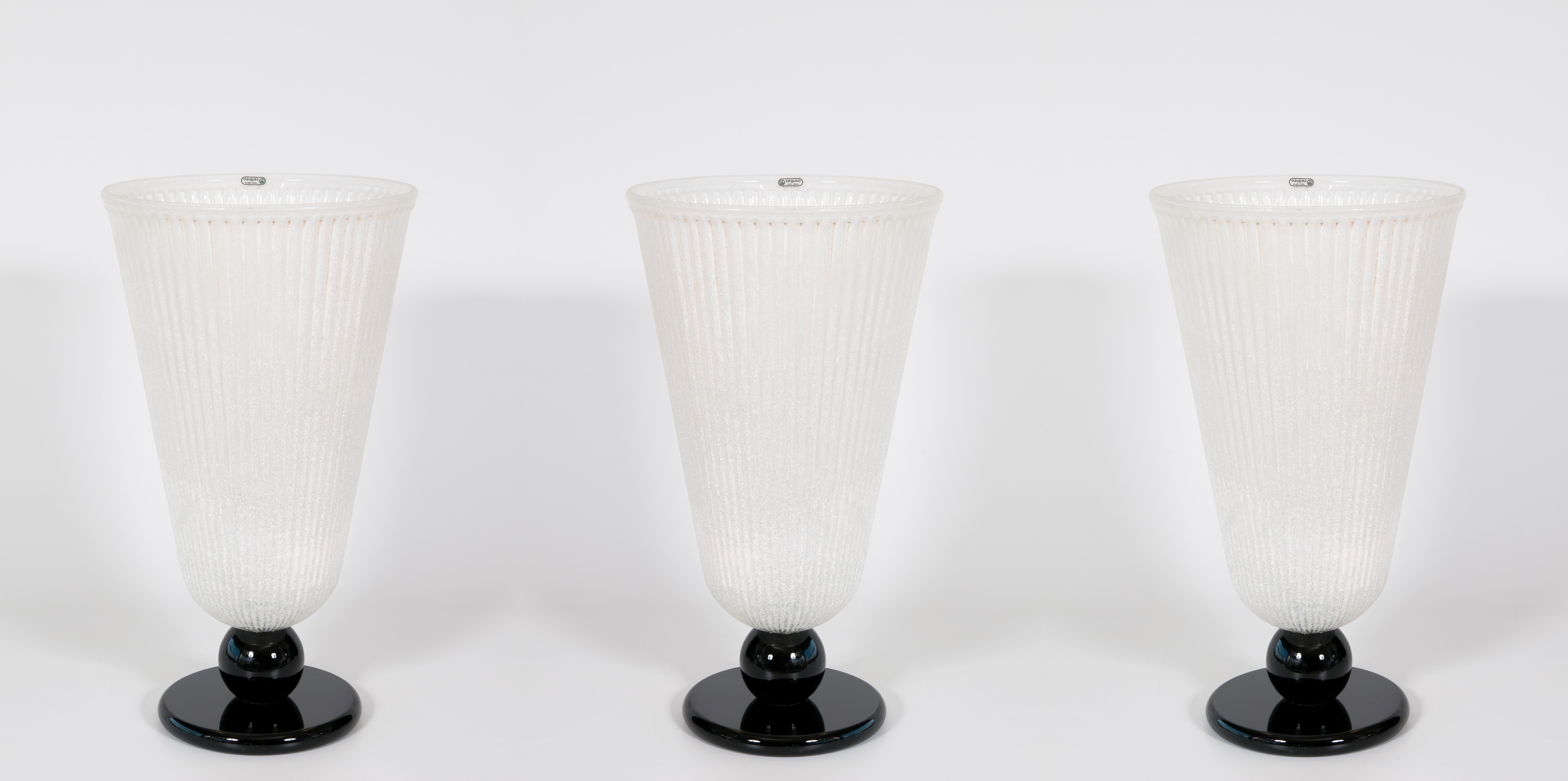 Set di tre iconici vasi italiani della metà del secolo scorso di Seguso, Murano anni '80 in vendita 9