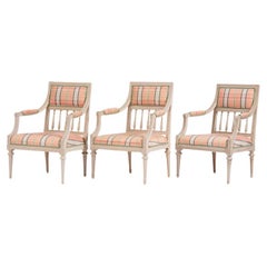 Set di tre poltrone aperte tardo-gustaviane, fine XVIII secolo