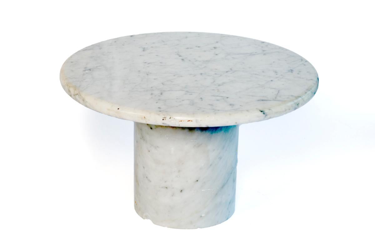 A set of three marble Italian side/cocktail tables.
All are 23.5 inches diameter and the tops are 2 inches thick. The base cylinders are 10 inches diameter.
Heights are. 18.75 inches, 16.75 inches and 14.75 inches.