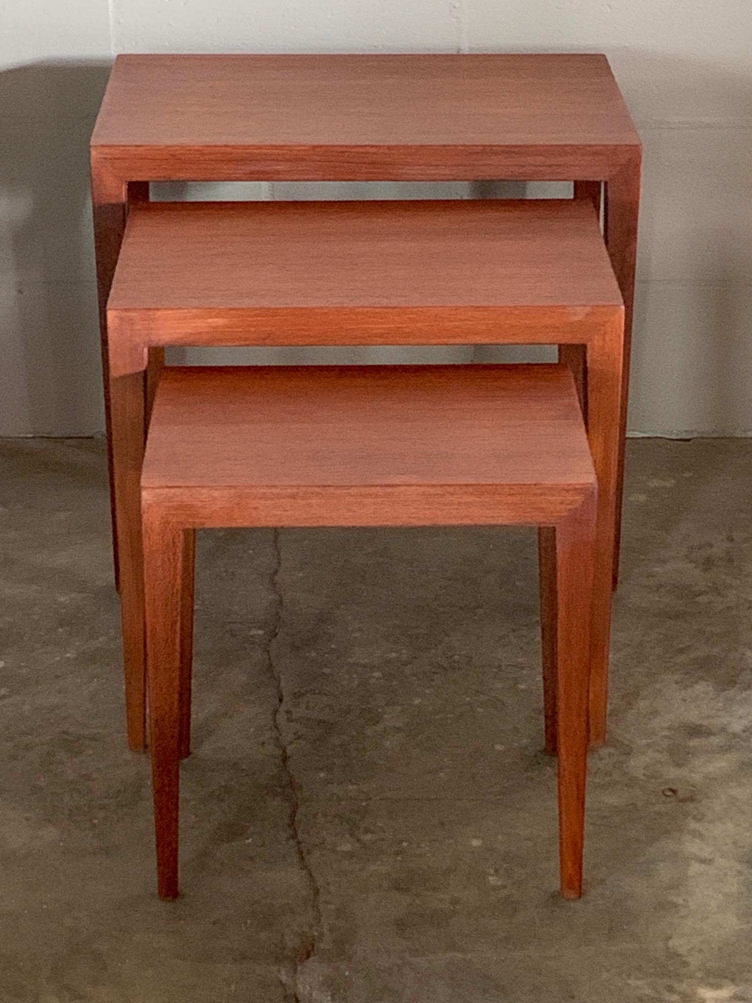 A great set of three nesting tables by Severin Hansen for Haslev. Made in Denmark, circa 1960s.
Elegant Minimalist design with nice patina and character. Largest table measures 22.25