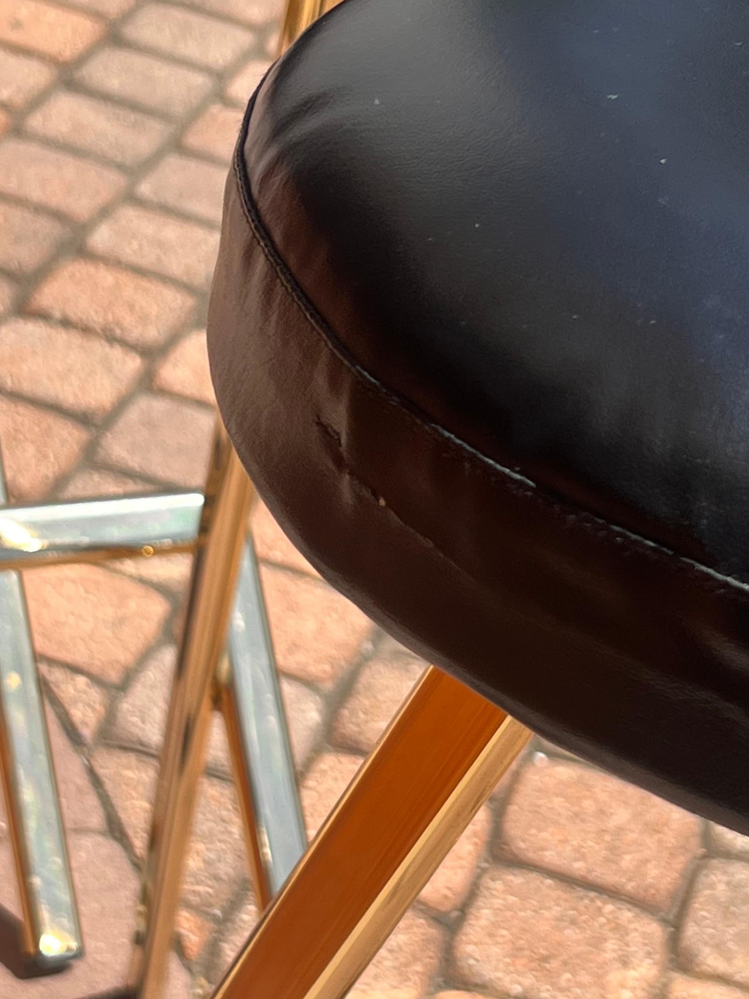A set of three postmodern bar stools by Martin, late 20th century For Sale 7