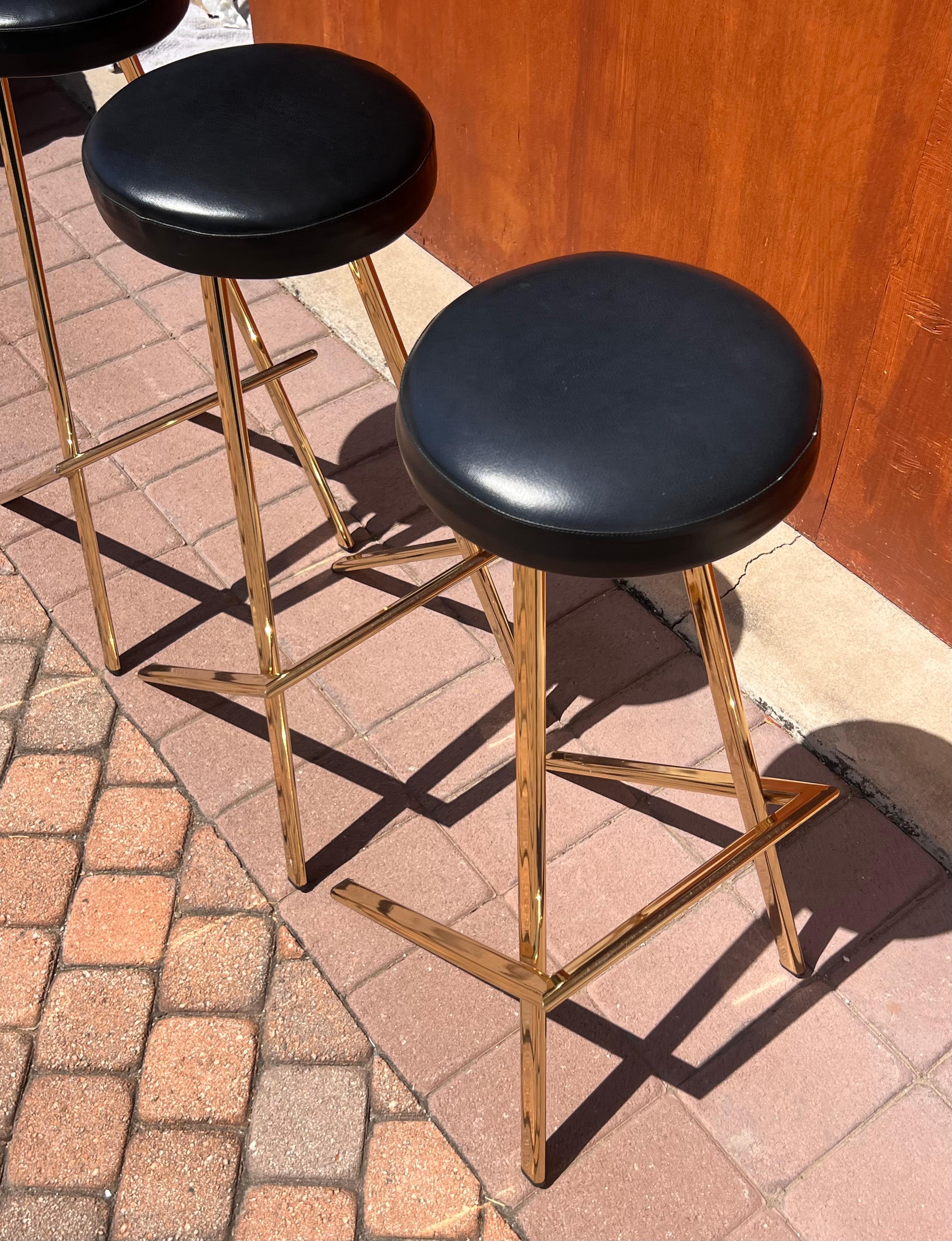 A set of three postmodern bar stools by Martin, late 20th century For Sale 10