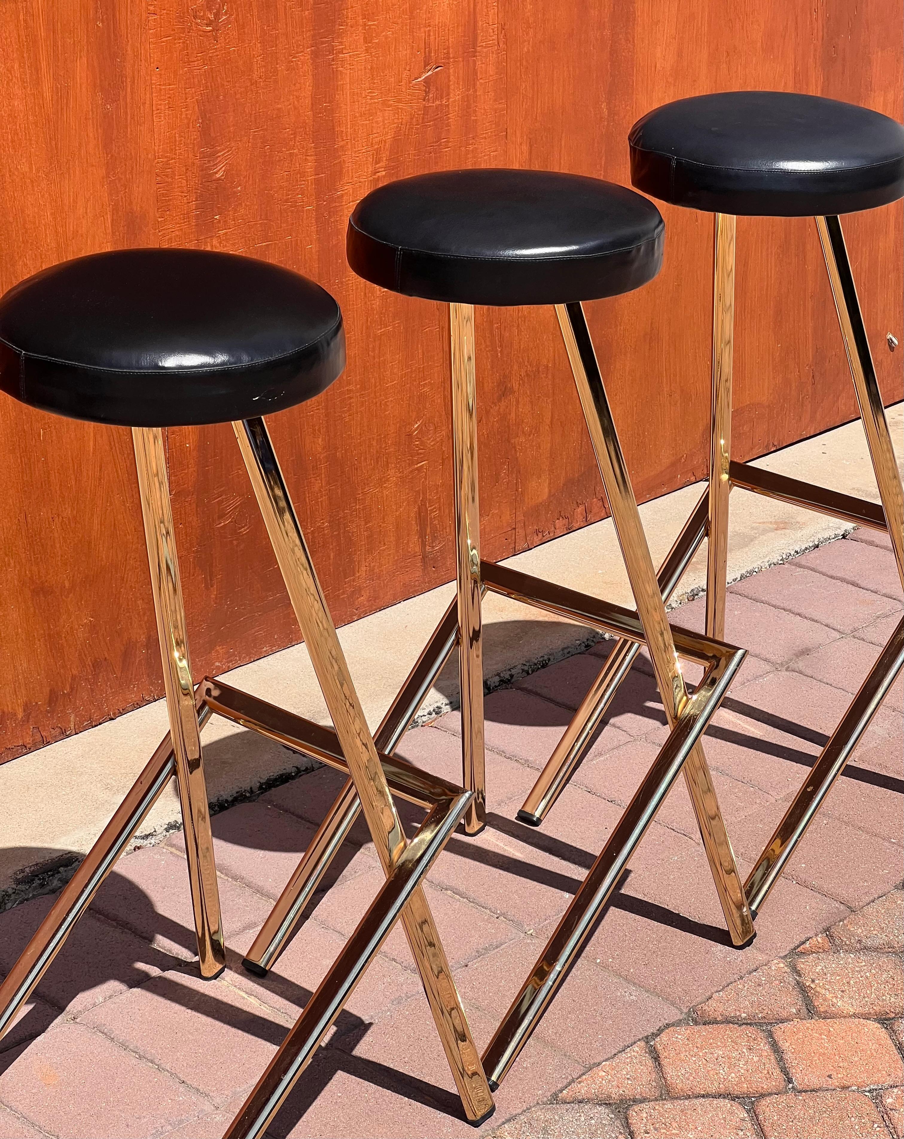 Post-Modern A set of three postmodern bar stools by Martin, late 20th century For Sale