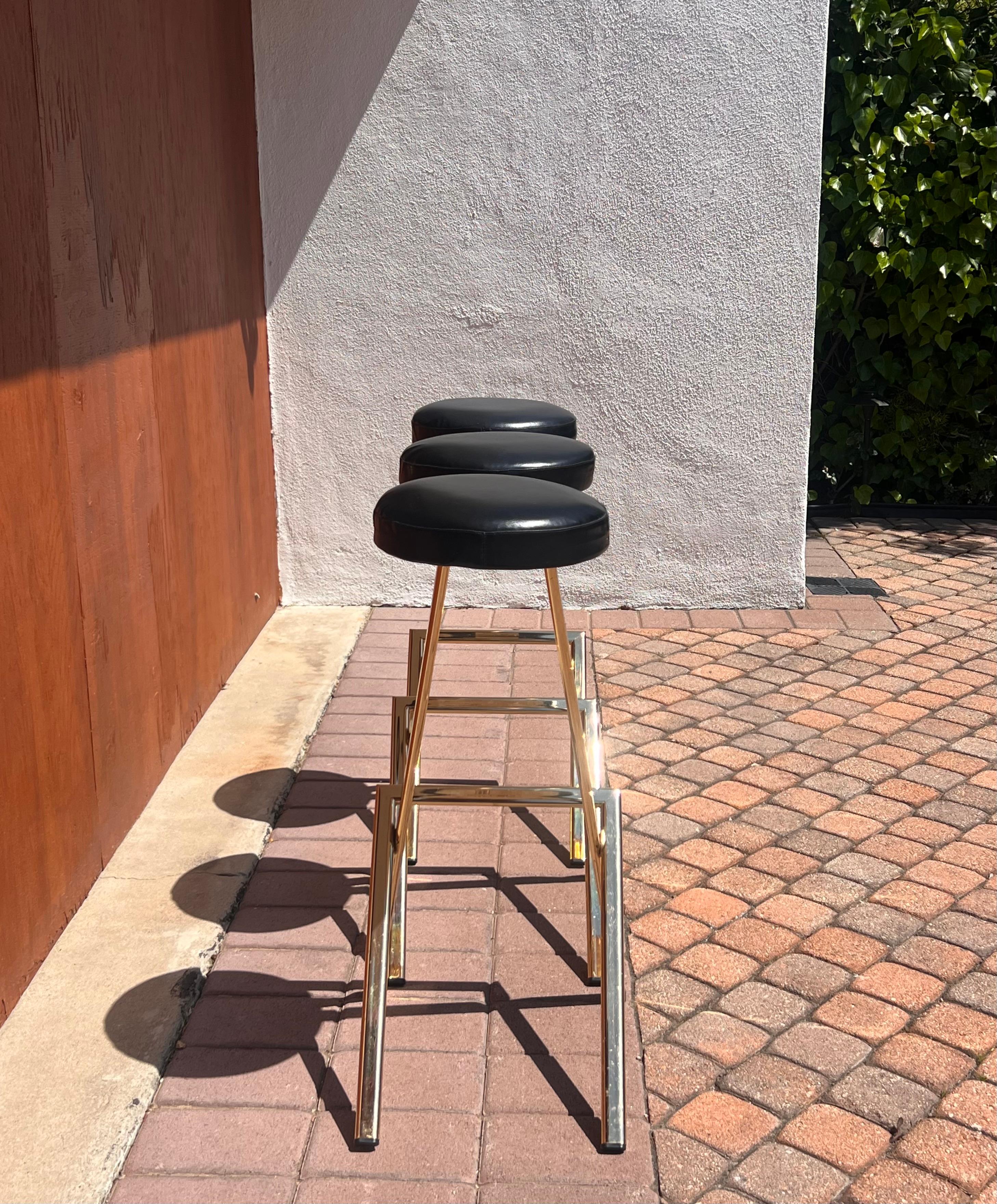 A set of three postmodern bar stools by Martin, late 20th century For Sale 1